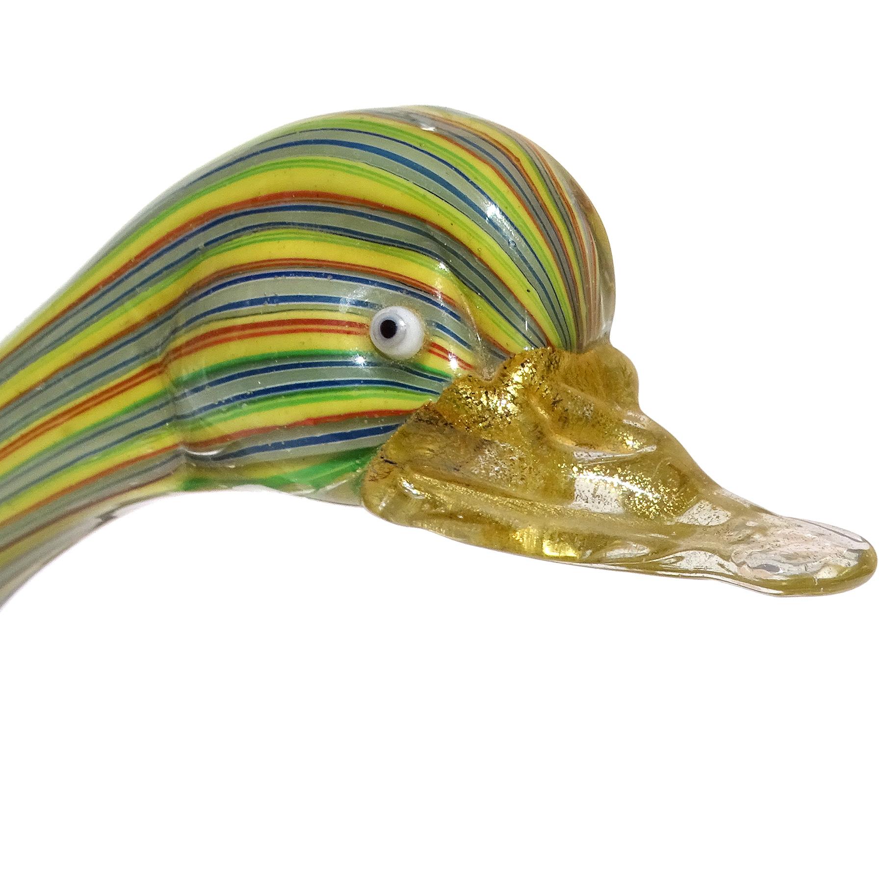 Scultura di anatra in vetro artistico italiano Fratelli Toso Murano Rainbow Pattern Gold Fleck In condizioni buone in vendita a Kissimmee, FL