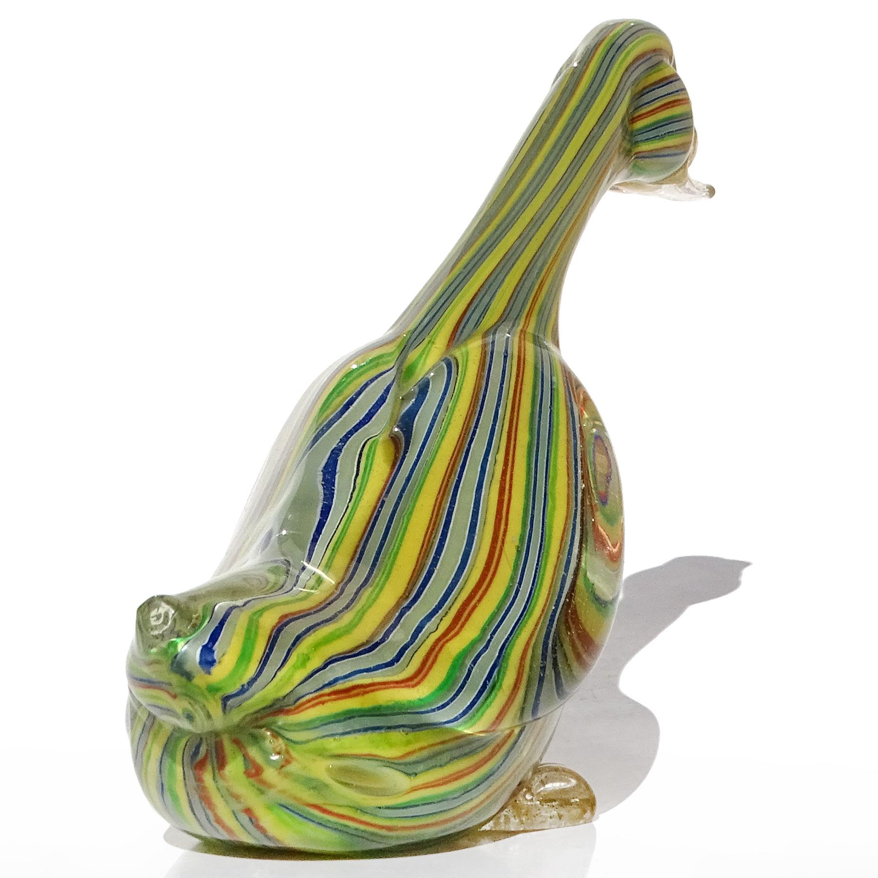 Scultura di anatra in vetro artistico italiano Fratelli Toso Murano Rainbow Pattern Gold Fleck in vendita 1