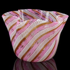 Fratelli Toso Murano, avventurina rosa, Zanfirico, vaso "Fazzoletto" in vetro artistico italiano
