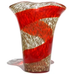 Vaso da fiori in vetro artistico italiano "Fratelli Toso Murano" rosso-arancio con pagliuzze di avventurina