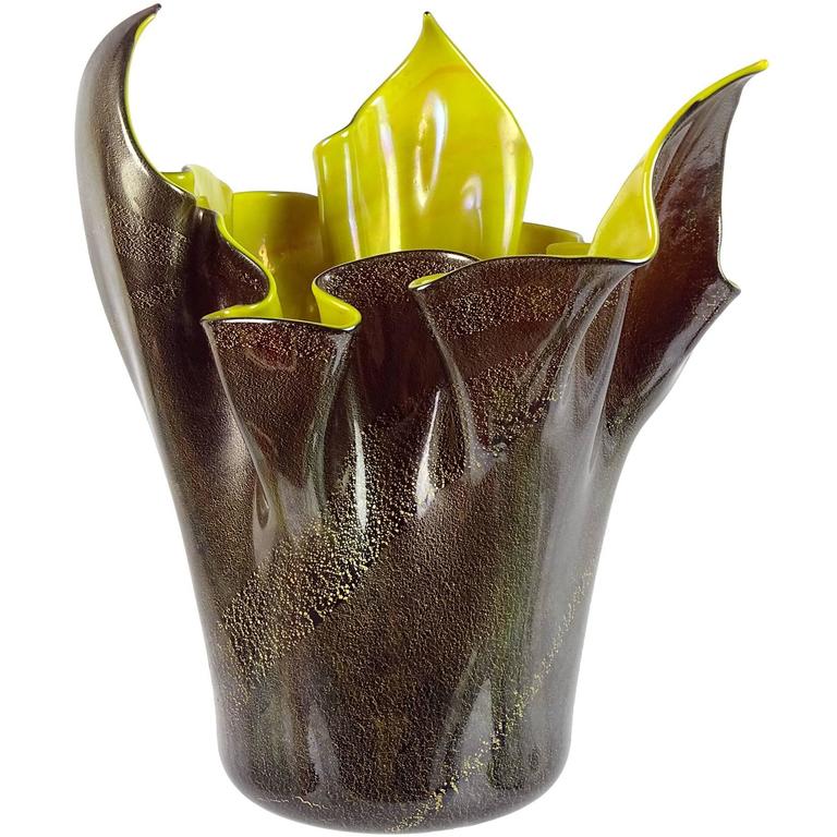 Seguso Vetri d'Arte Murano Black Gold Iridescent Italian Art Glass Vase