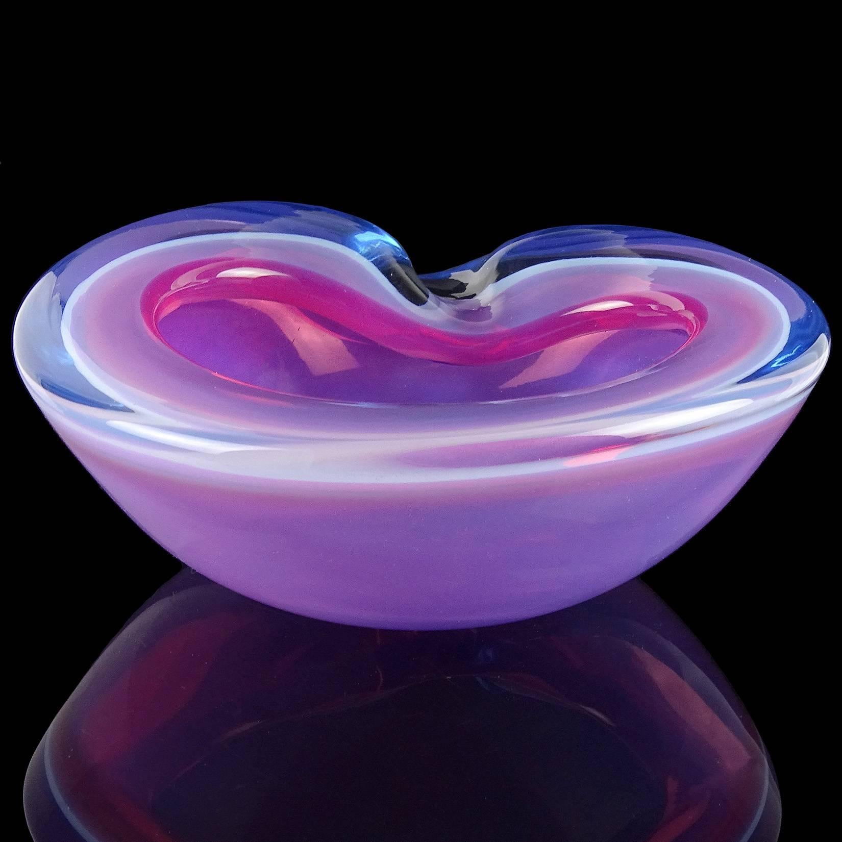 Beautiful Murano hand blown Sommerso opalescent pink and blue Italian art glass bowl / dish. Documented to designer Alfredo Barbini. It has a folded over rim with decorative indent. In a darker background, the opal glass will really stand out.