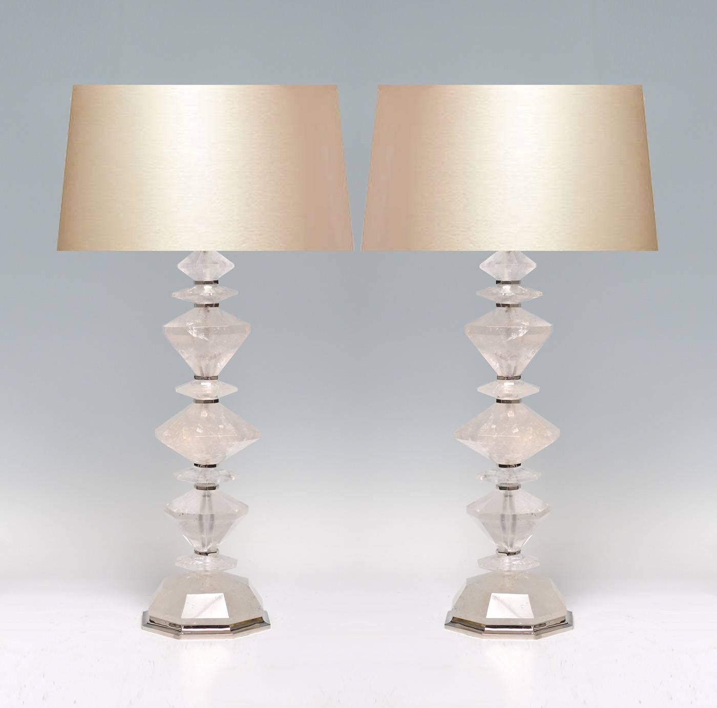 A fine carved diamond form rock crystal lamp quartz lamp with nickel-plating insert and base. Available in polish brass and antique brass finished. 
To the rock crystal: 22