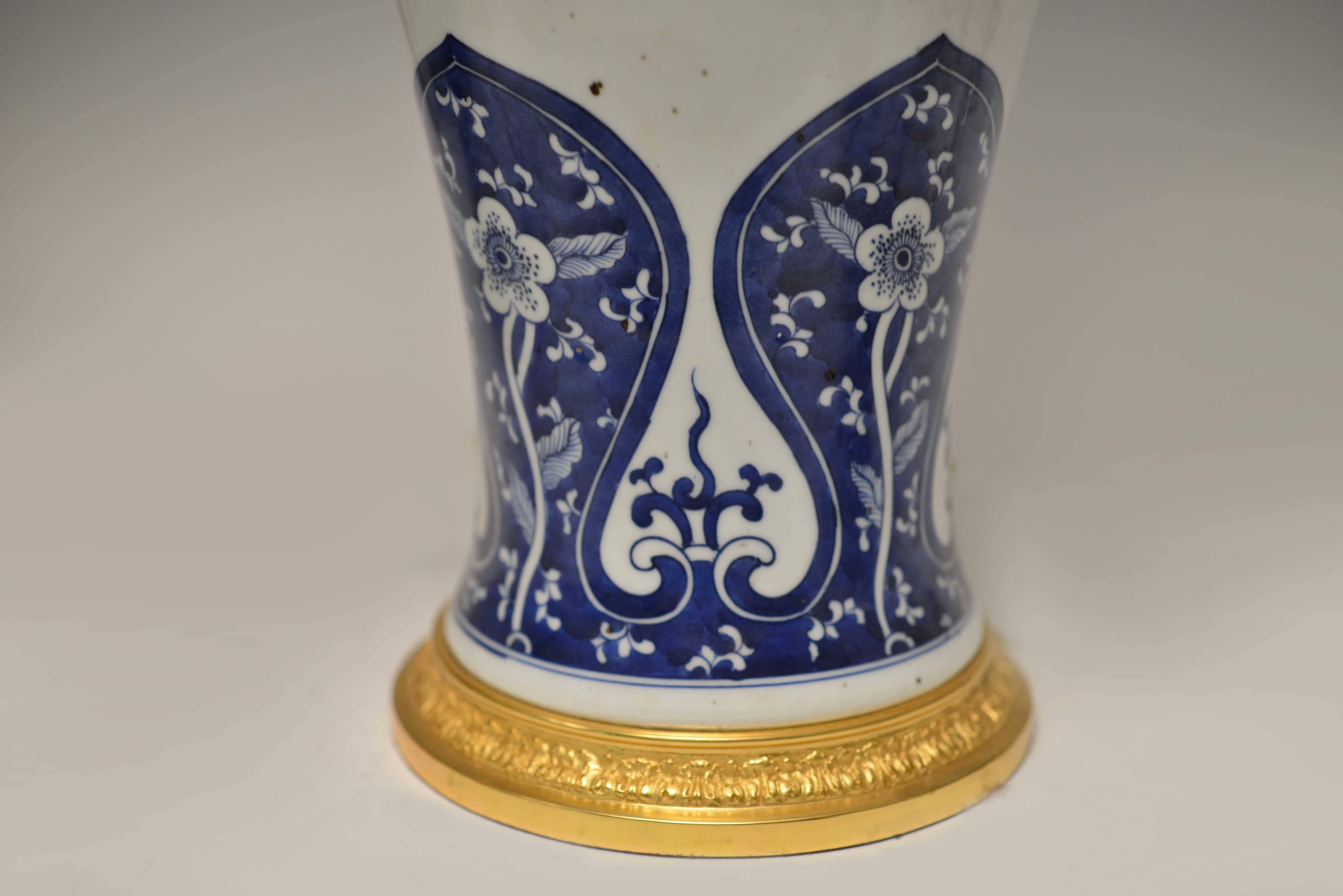 20th Century Pair of Blue and White Porcelain Lamps For Sale