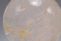 Gruppe von drei Bergkristallkugeln