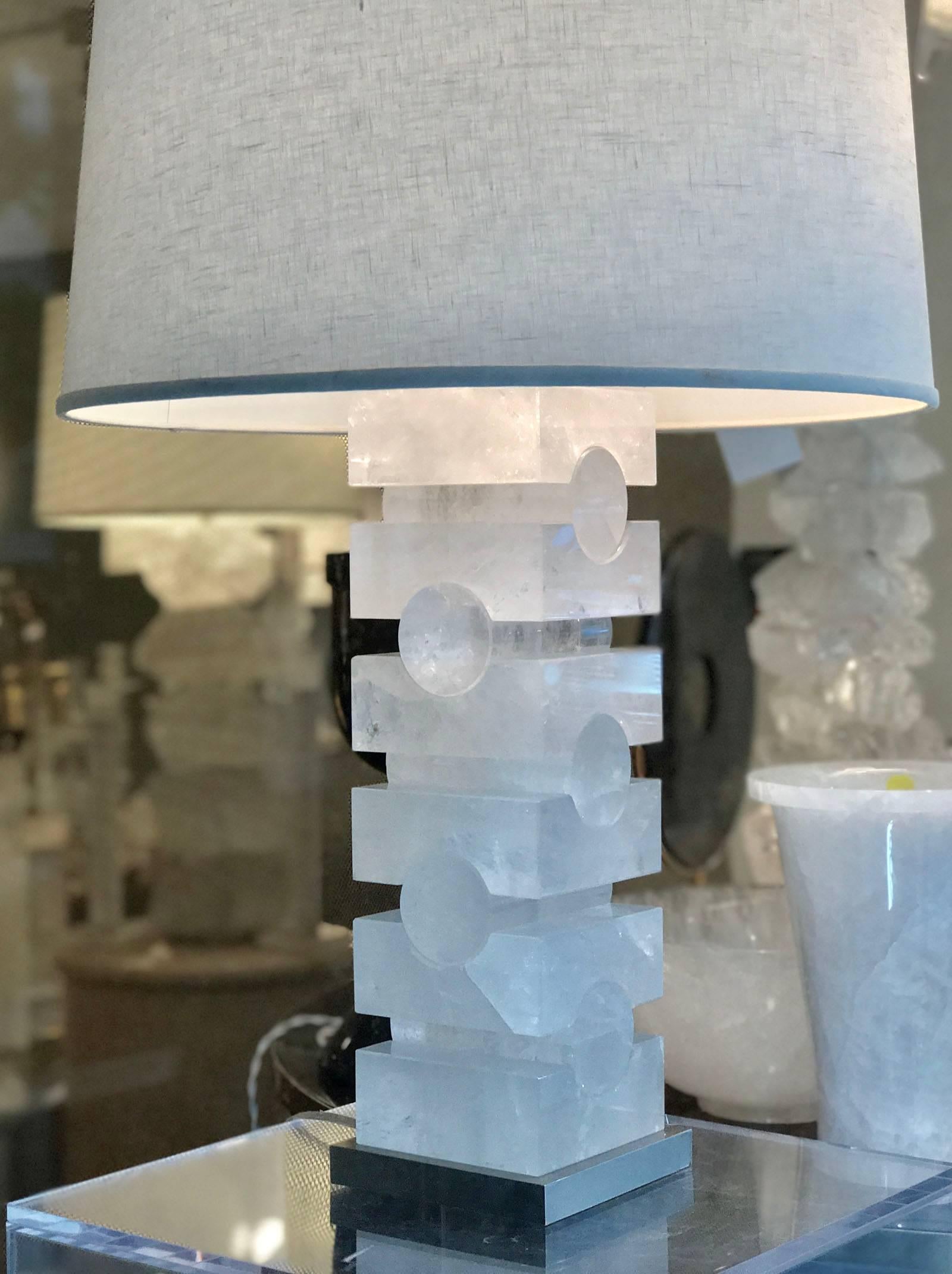 Pair of Sculptured Rock Crystal Quartz Lamps In Excellent Condition For Sale In New York, NY