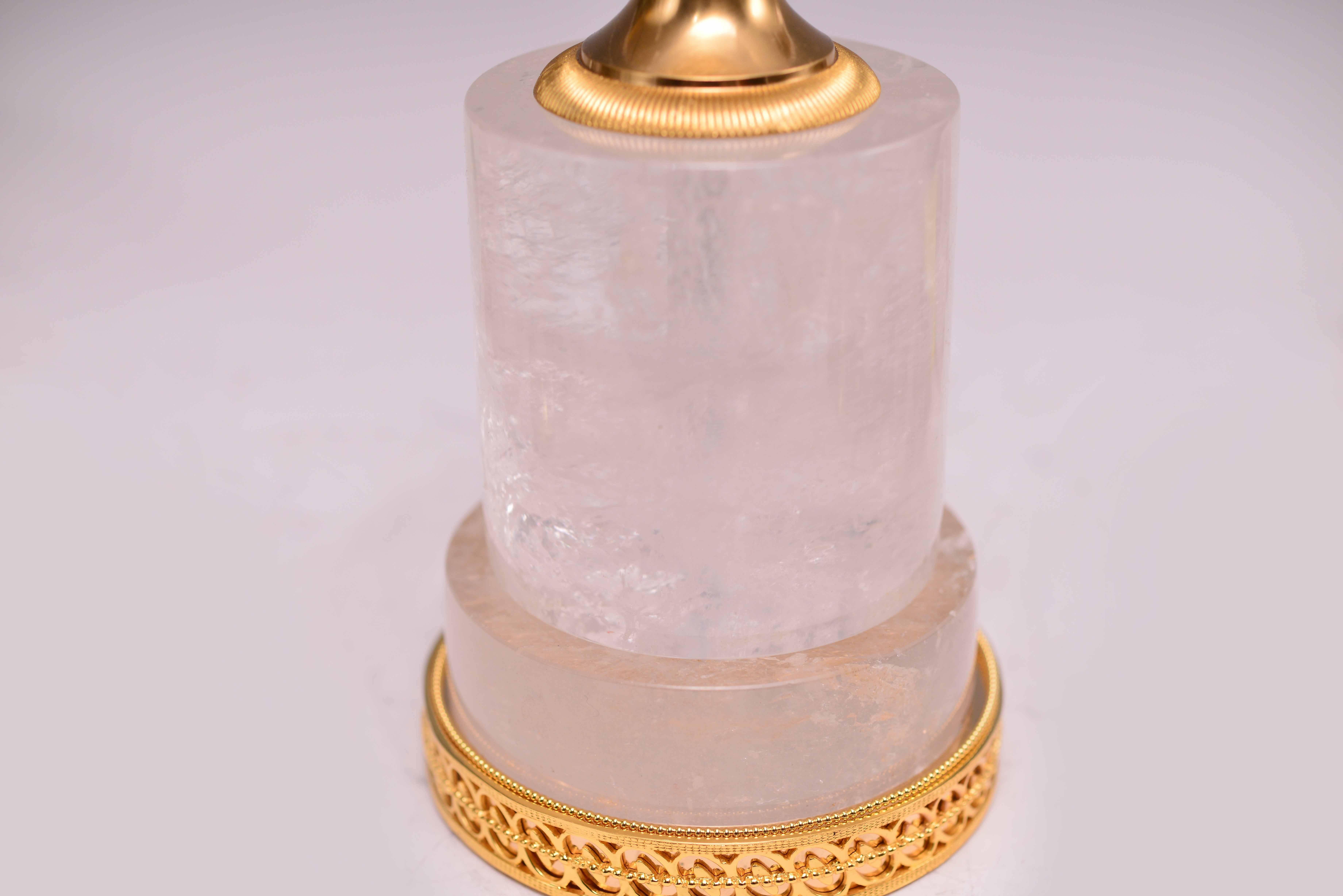 Paar Goldbronze-Montierte Bergkristall-Quarz-Lampen im Zustand „Hervorragend“ im Angebot in New York, NY