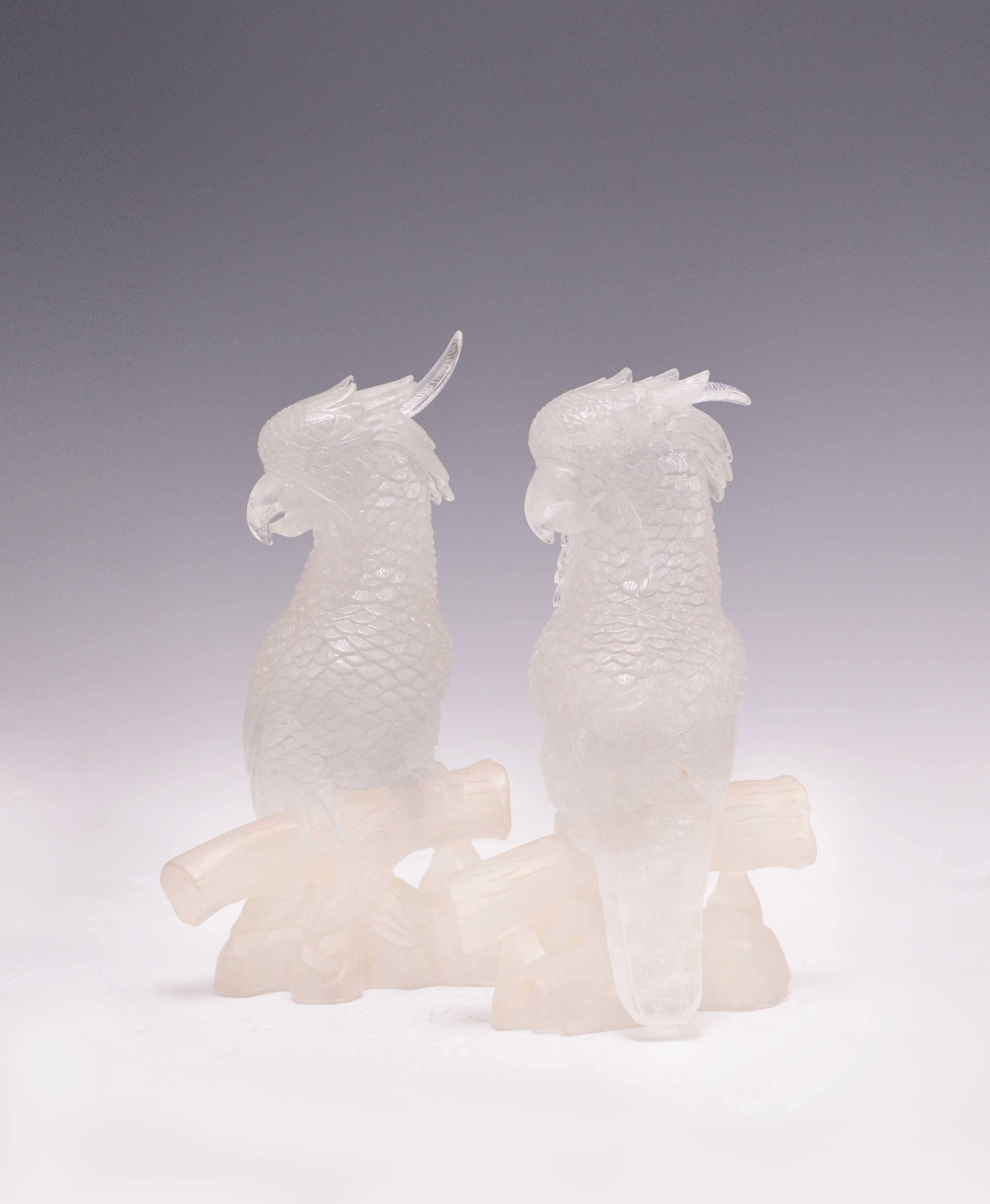 Pair of Fine Carved Rock Crystal Quartz Parrots In Excellent Condition For Sale In New York, NY