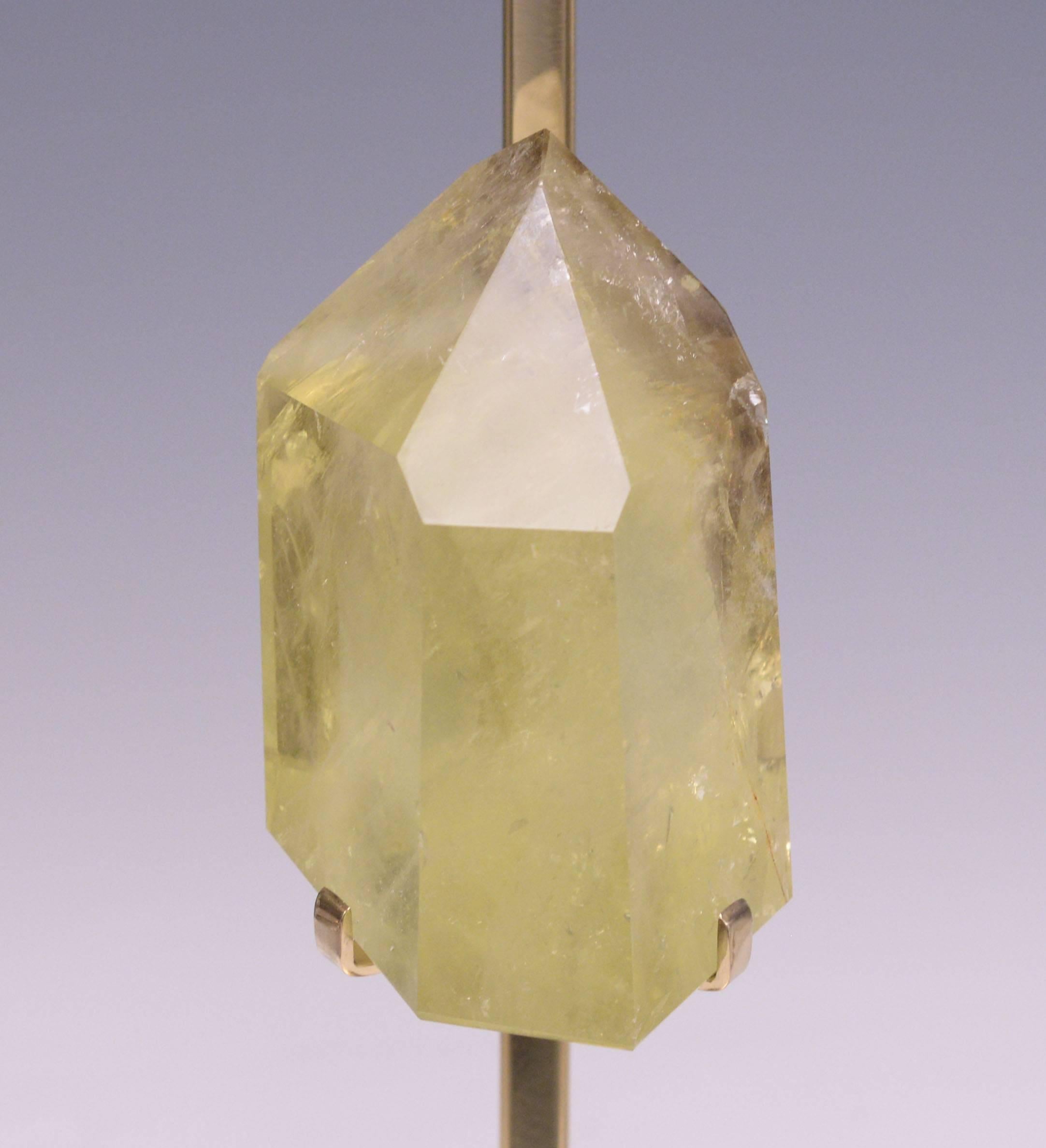 Paire de lampes en quartz avec topaze sculptée et cristal de roche Excellent état - En vente à New York, NY