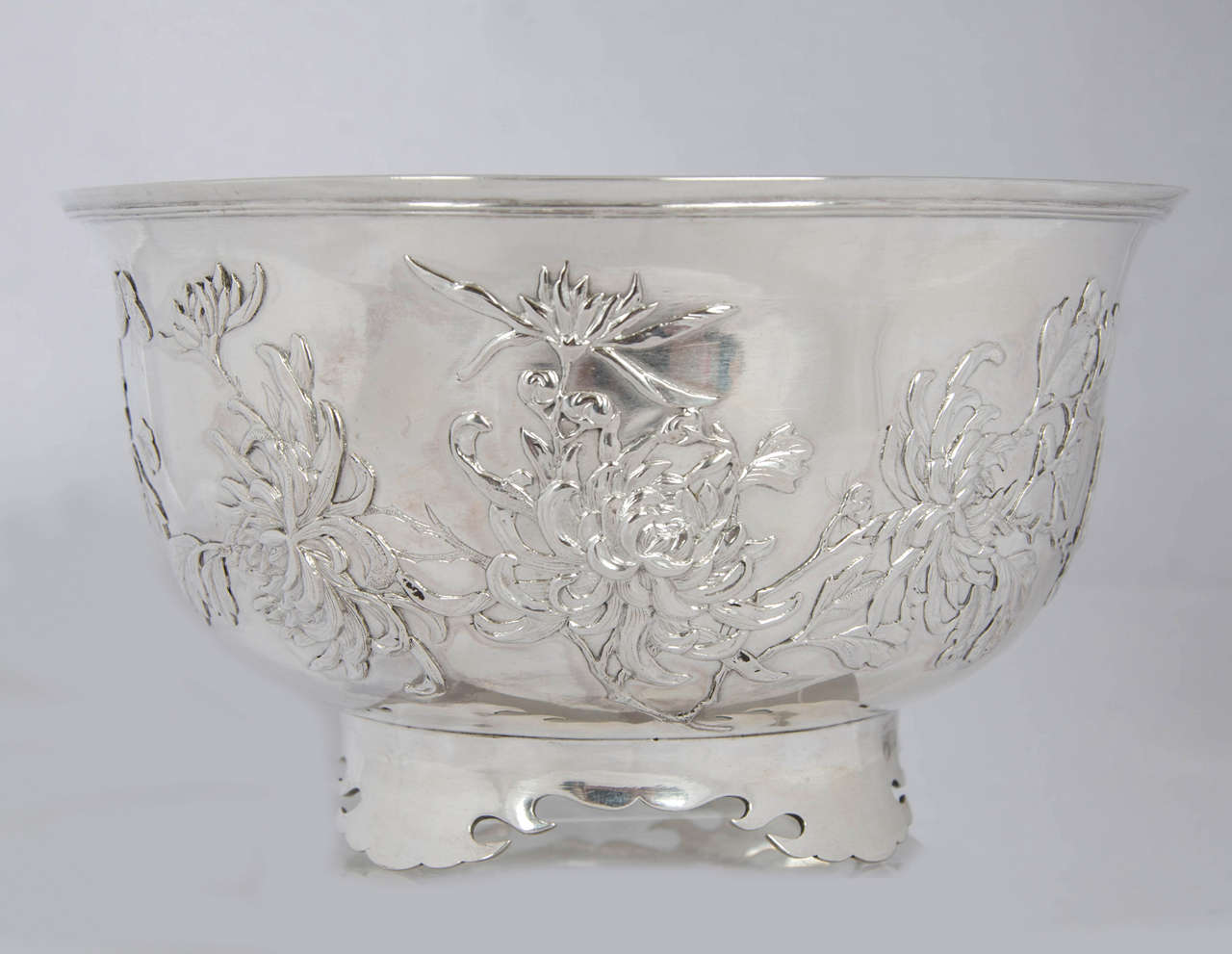 19th Century Chinese Export Silver Bowl with chrysanthemum, circa 1890, Wang Hing For Sale