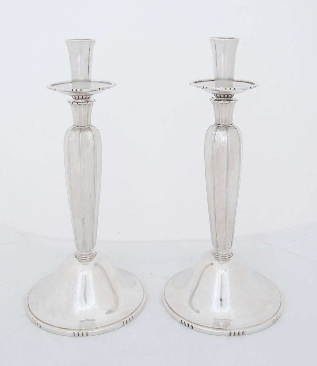Modernist English Silver Candelabra Suite In Good Condition For Sale In London, GB