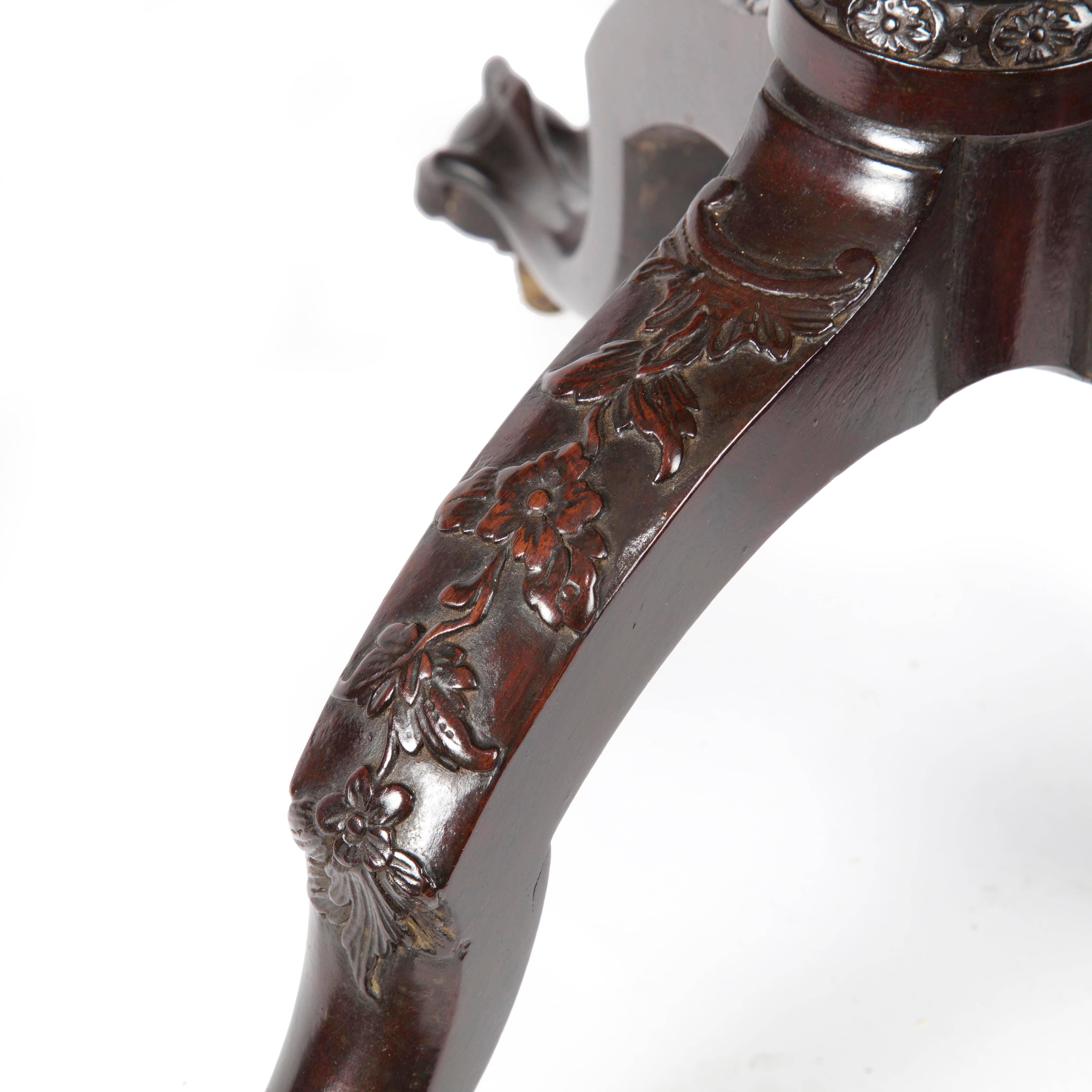 English George III Carved Mahogany Piecrust Tripod Table For Sale