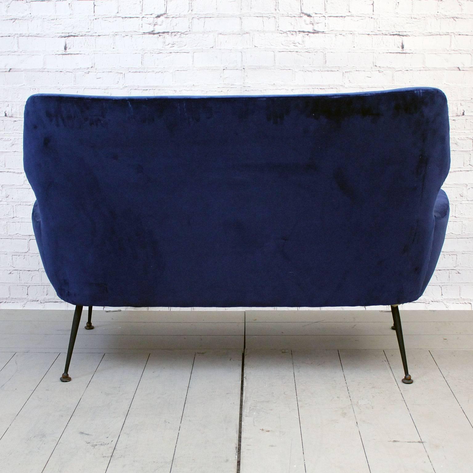1950s Midcentury Italian Two-Seat Sofa in Blue Velvet In Excellent Condition In Kent, GB