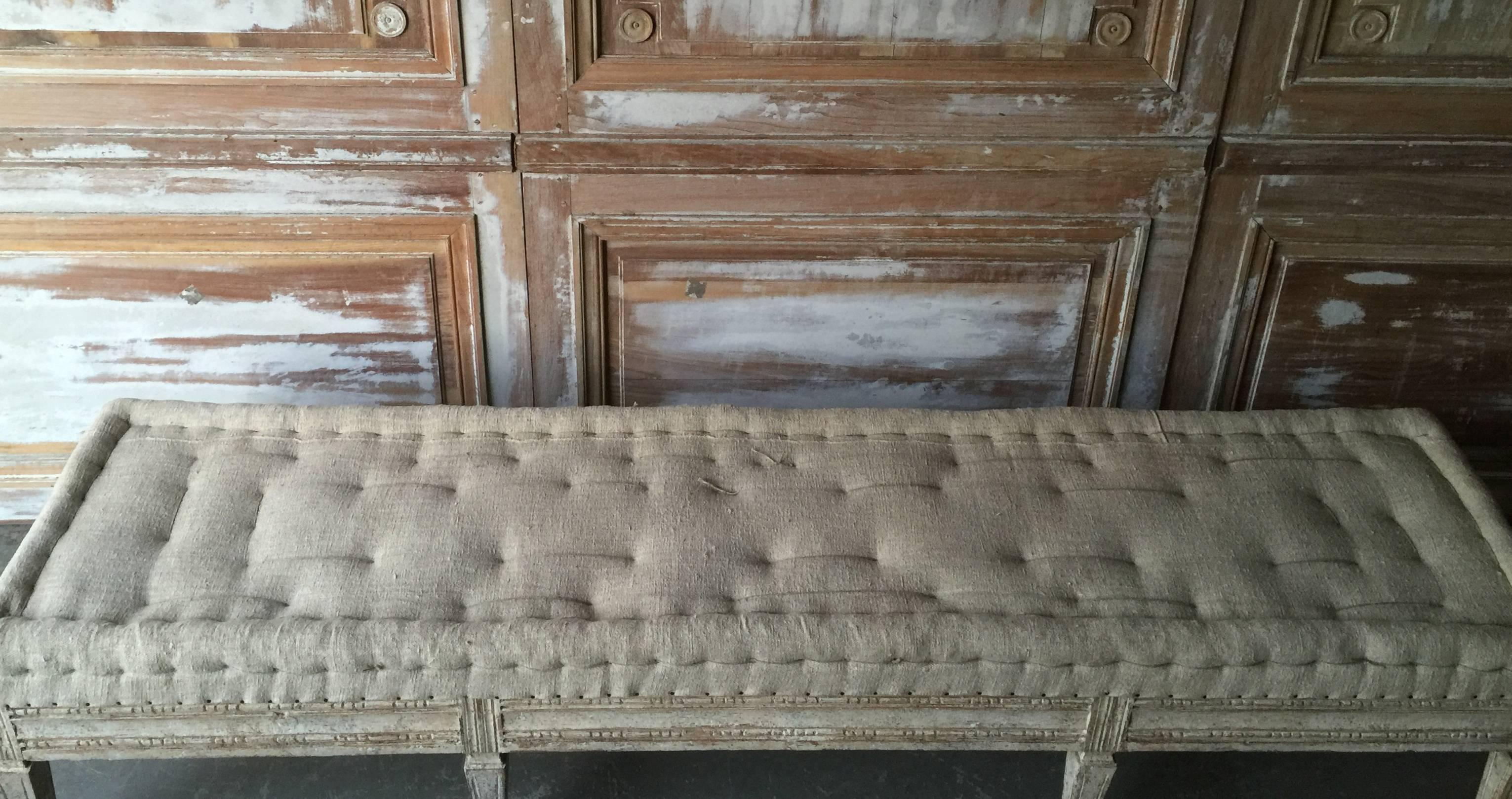 Swedish Gustavian Period Bench with Antique Linen In Excellent Condition In Charleston, SC