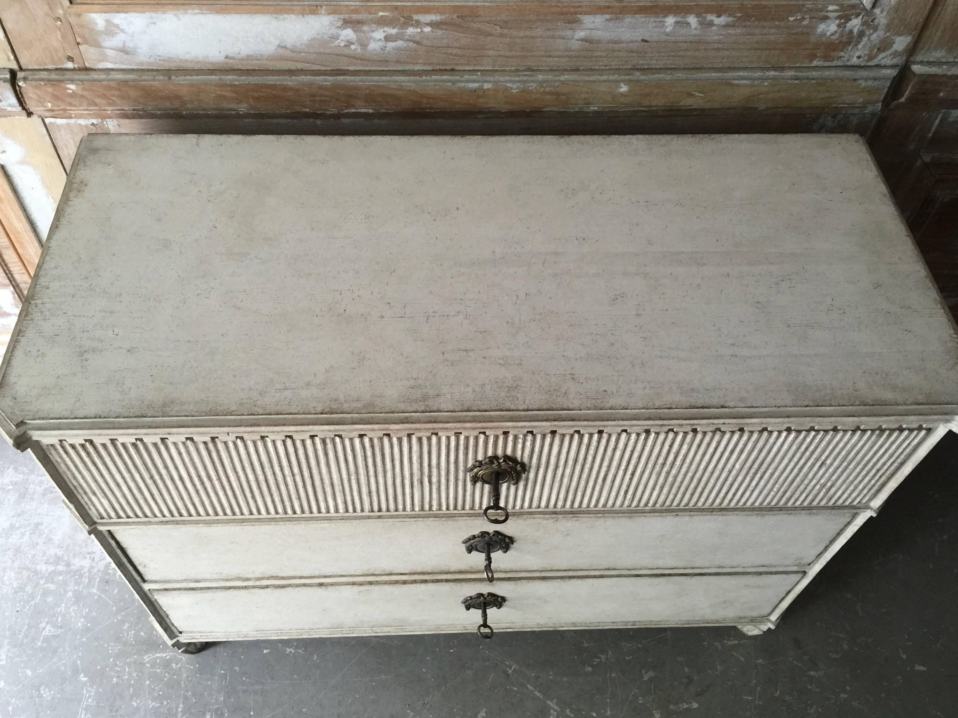 Period Swedish Gustavian Chest of Drawers In Good Condition In Charleston, SC