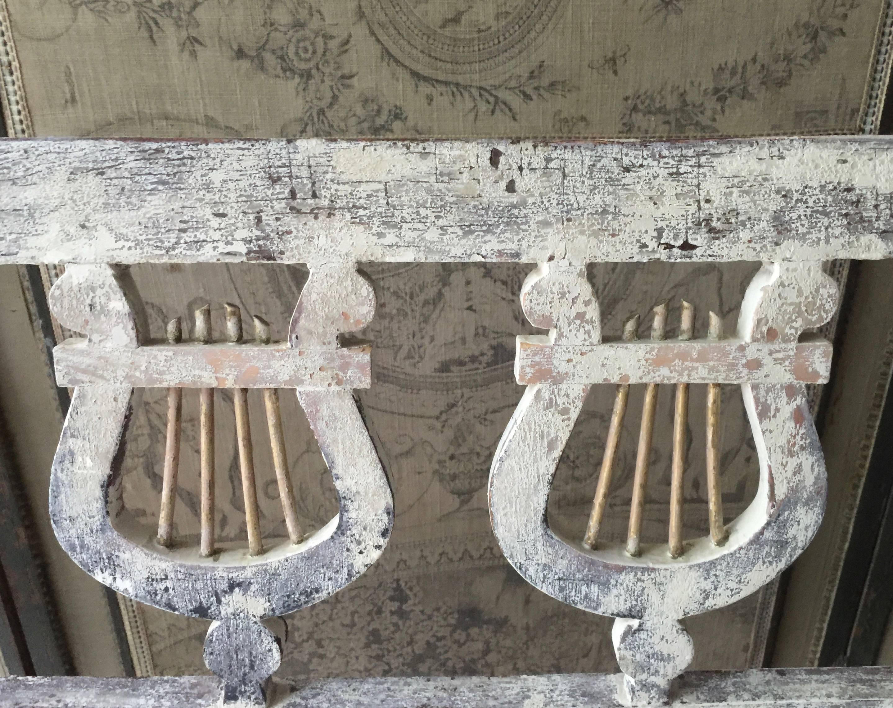 19th Century Swedish Painted Settee with Lyre Back In Good Condition In Charleston, SC
