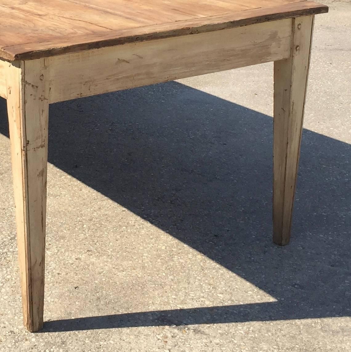 19th Century Country French Table In Good Condition In Charleston, SC