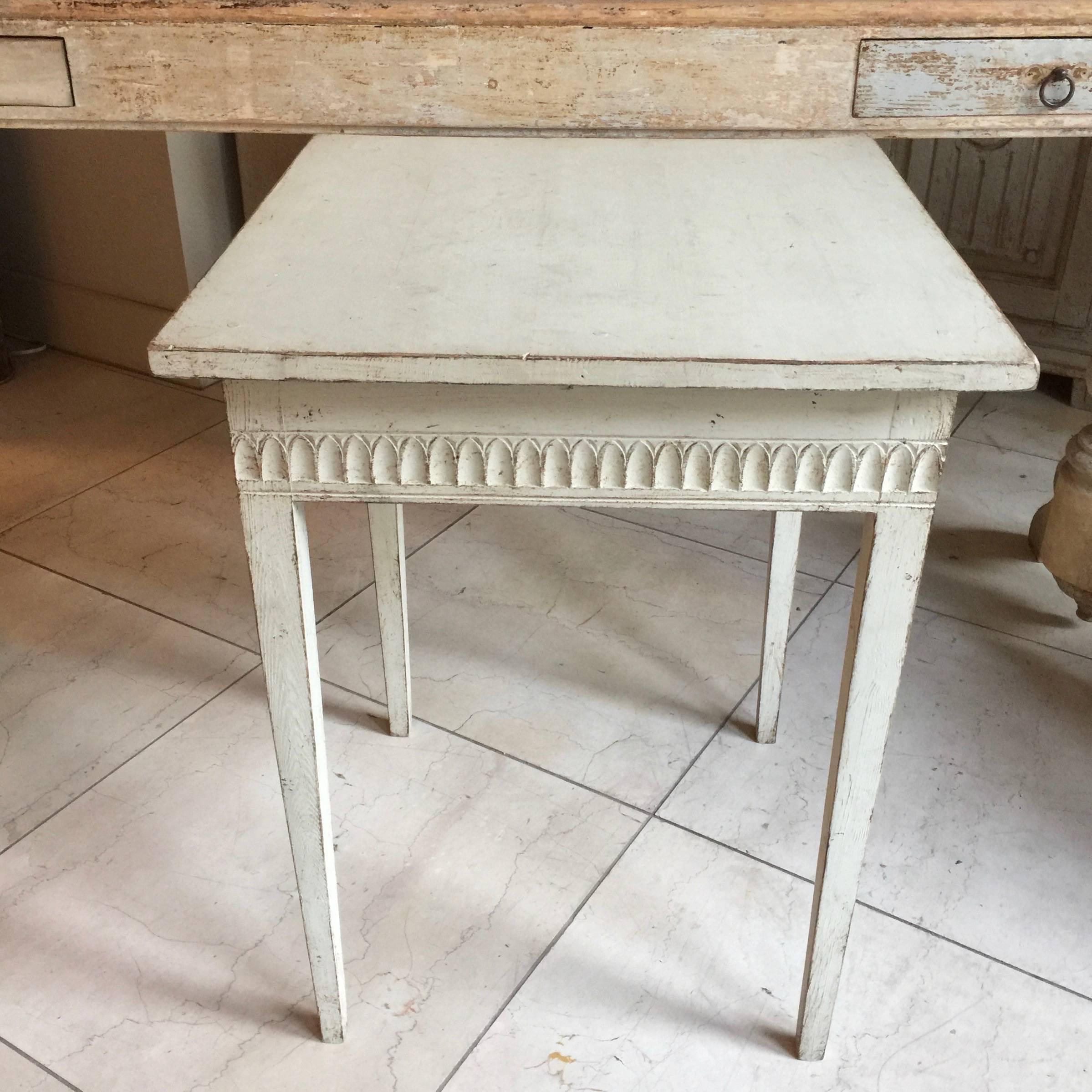 19th century Swedish Gustavian style side table with lambs tongue carving on the apron and slender tapered legs.
More than ever, we selected the best, the rarest, the unusual, the spectacular, the most charming … what makes people dreaming!