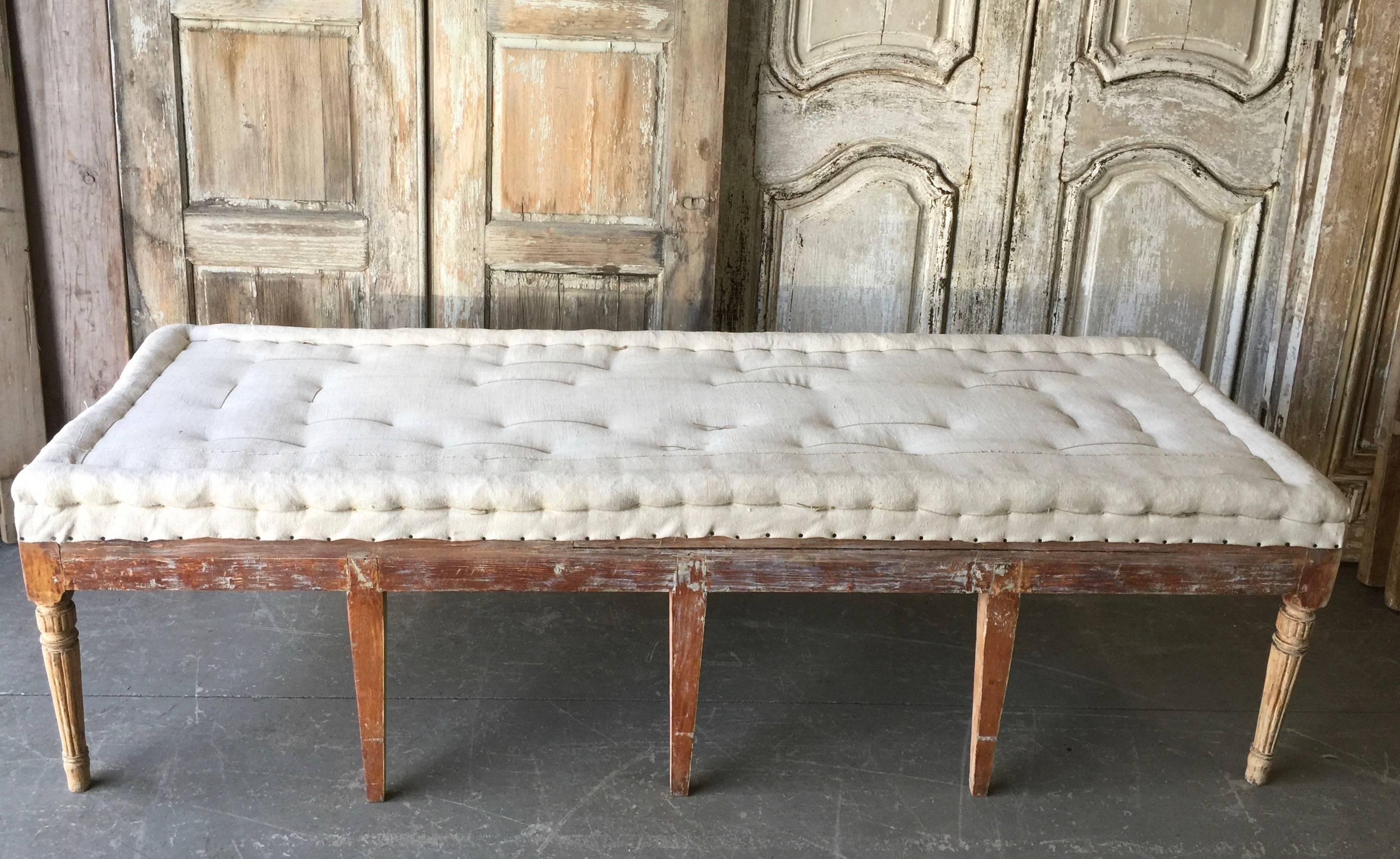 Swedish Gustavian Period Bench with Antique Linen In Good Condition In Charleston, SC