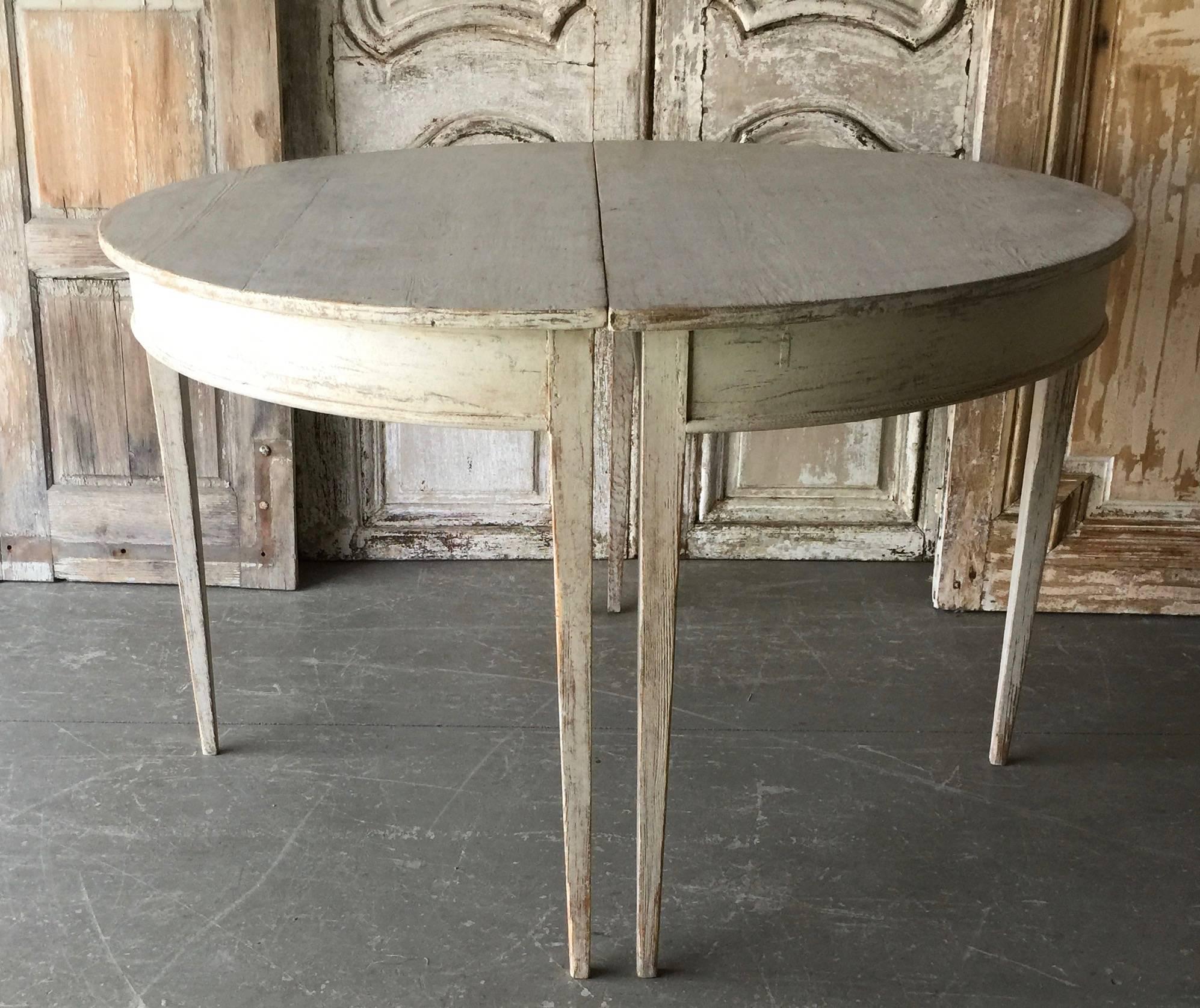 Early 19th Century Swedish Period Gustavian Extending Table In Good Condition In Charleston, SC