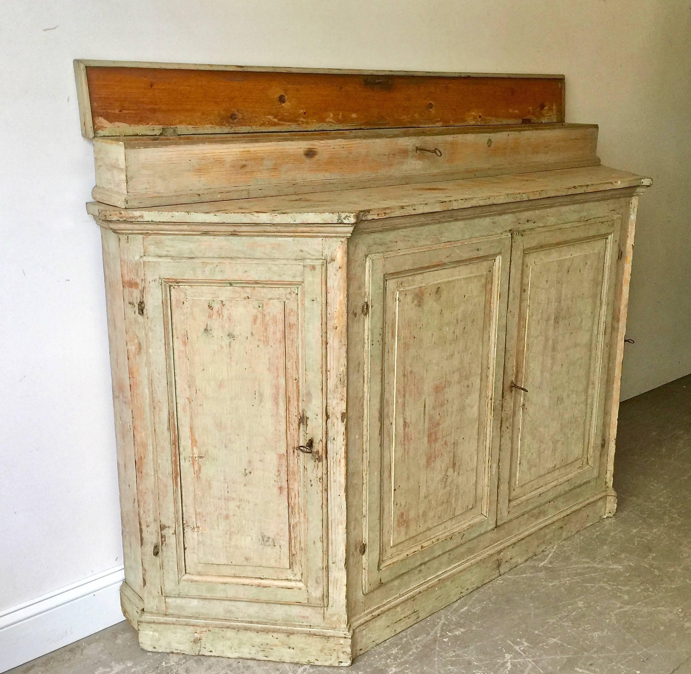 18th Century Italian Credenza In Good Condition In Charleston, SC