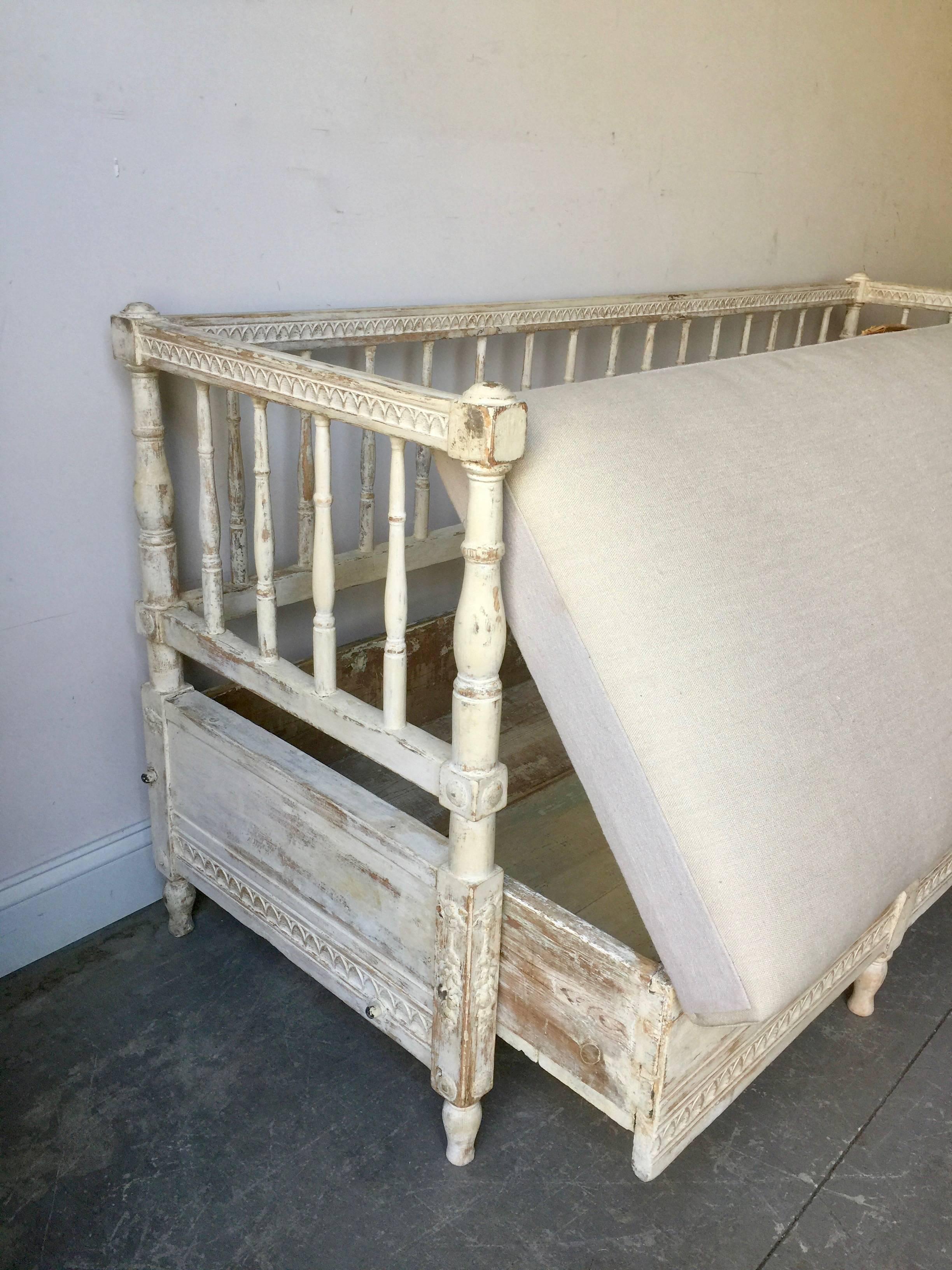 Hand-Carved 19th Century Gustavian Sofa Bed