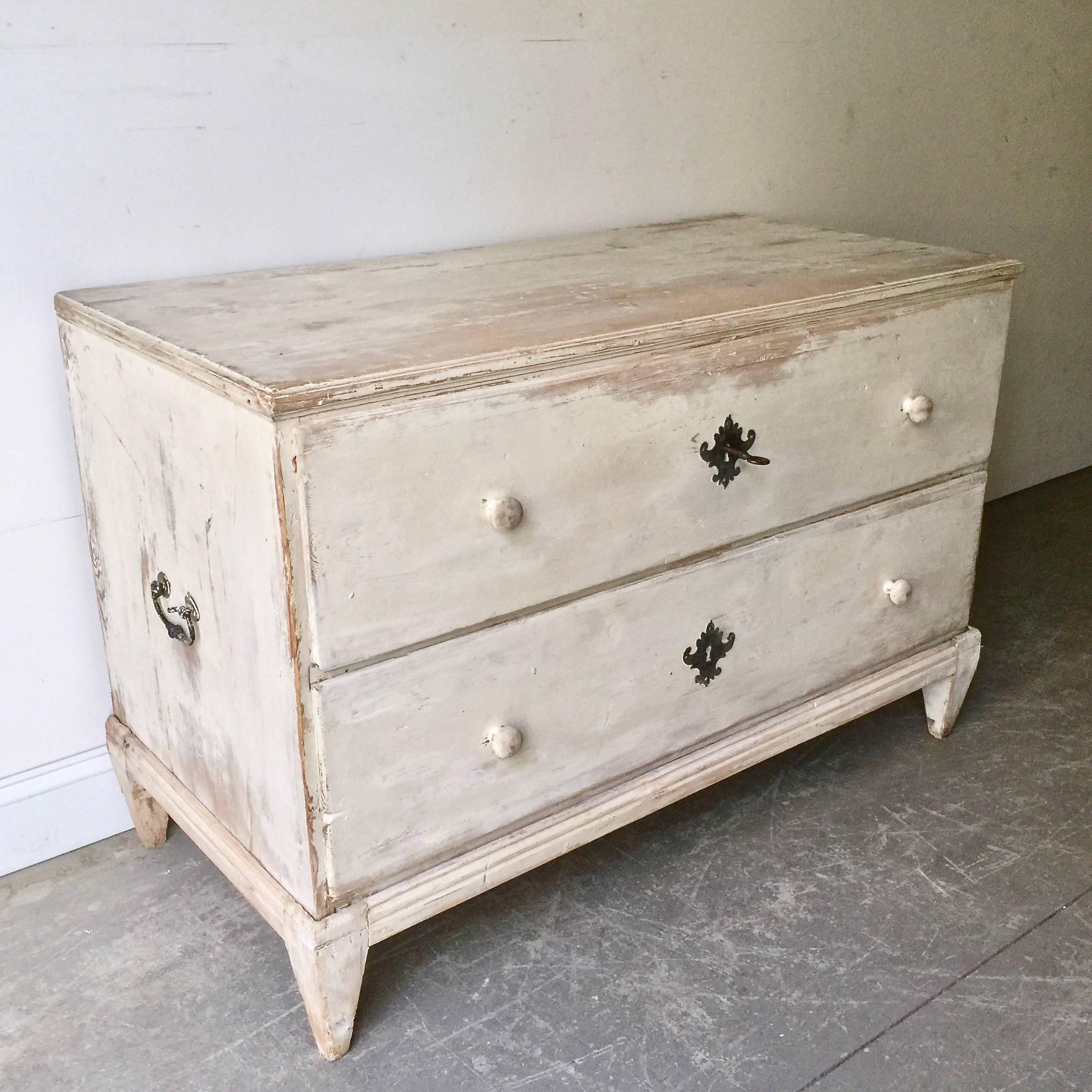 Charming 19th century two drawer chest on stand with handsome original oversized handles on each side for convenient travels.
Alsace region of France.

More than ever, we selected the best, the rarest, the unusual, the spectacular and the most