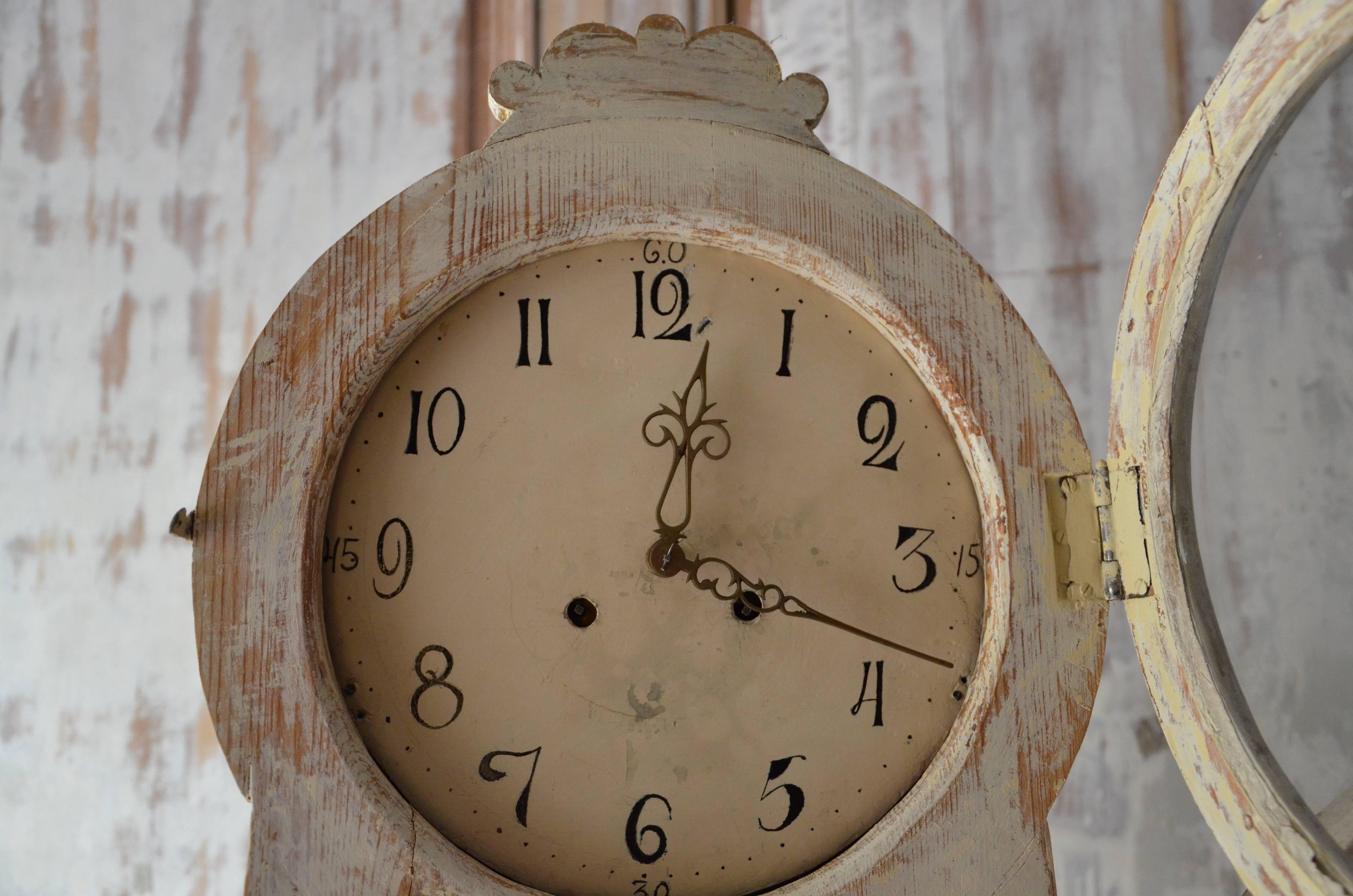 Rare Swedish Gustavian Clock Cupboard In Good Condition In Charleston, SC