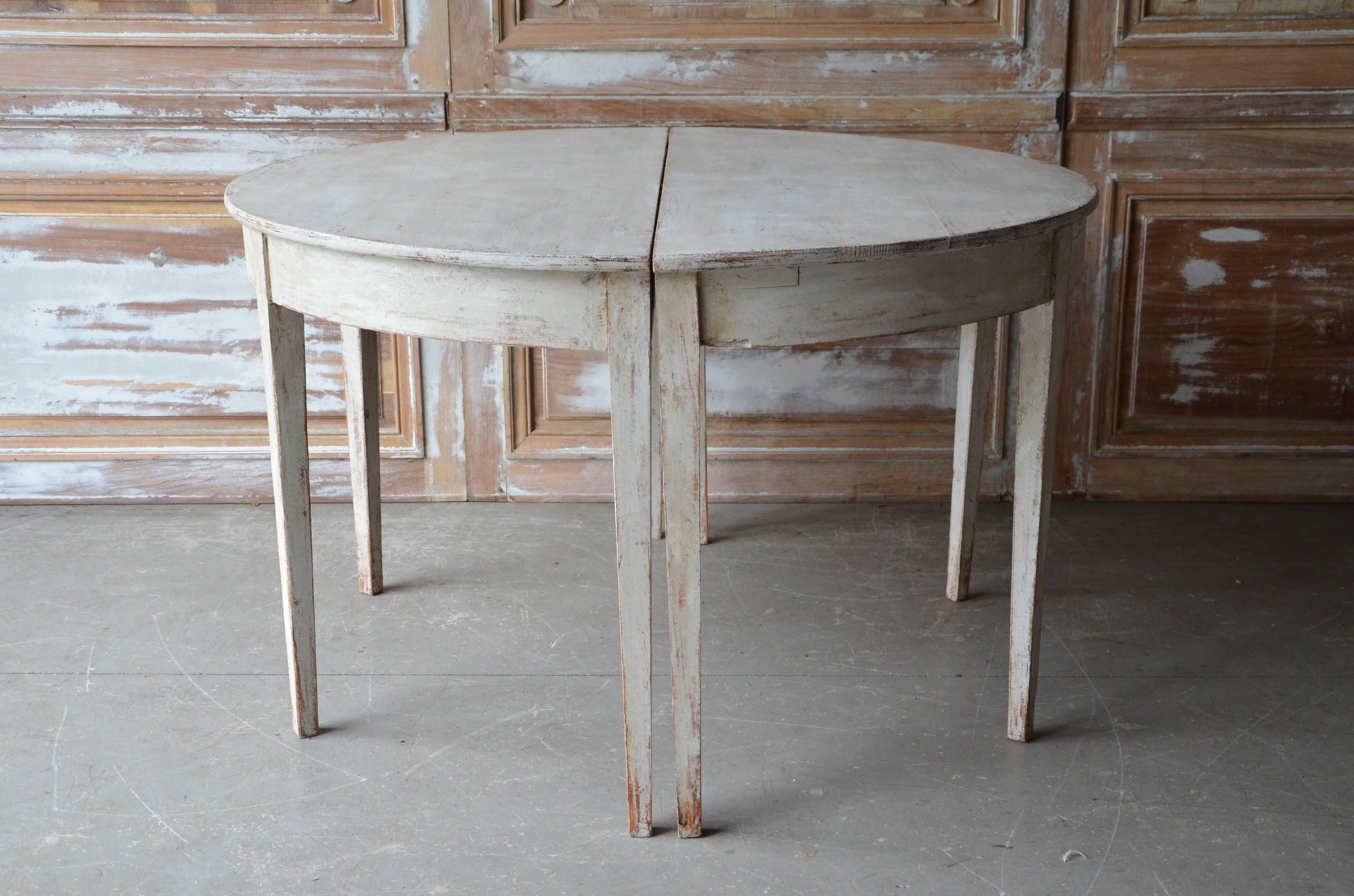 Pine Swedish Gustavian Extending Table