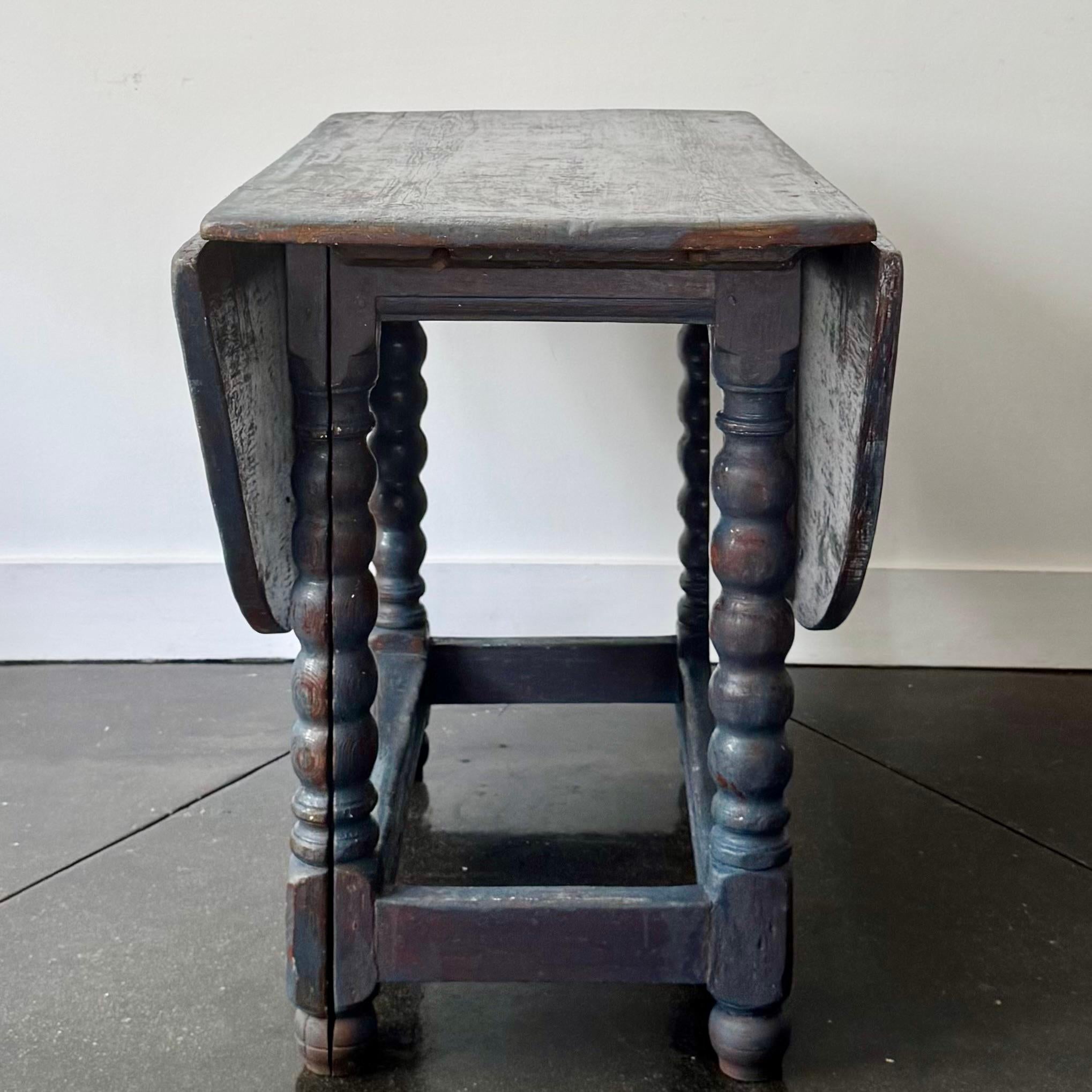 Hand-Carved 18th Century Swedish Baroque Drop Leaf Table For Sale