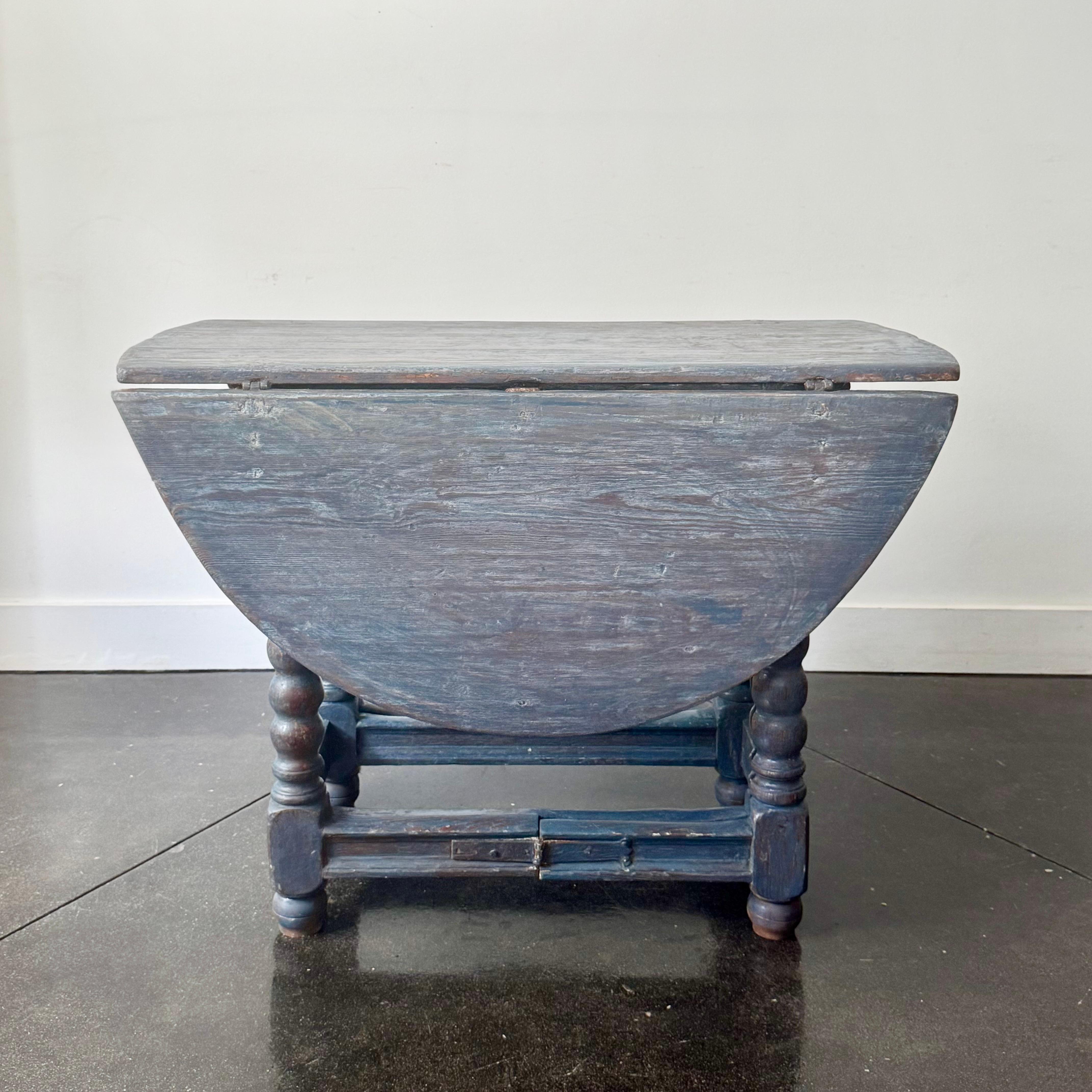 18th Century Swedish Baroque Drop Leaf Table For Sale 2