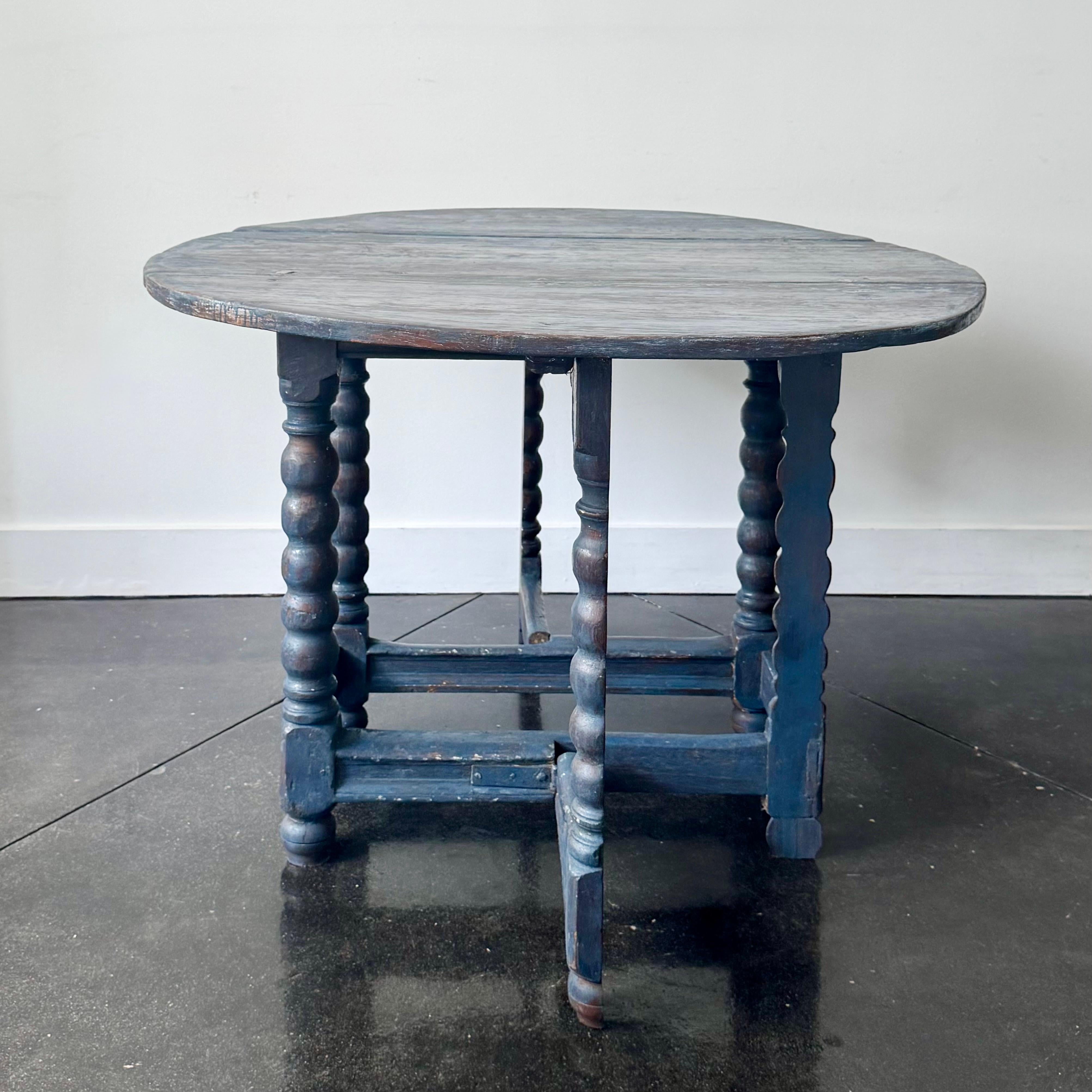 18th Century Swedish Baroque Drop Leaf Table For Sale 5