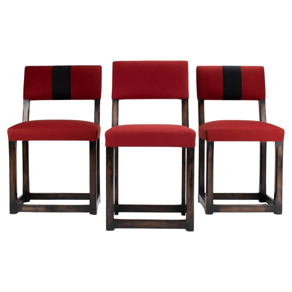 Ensemble de 3 chaises d'appoint en bois dur et baize rouge, par Anouska Hempel Bon état - En vente à Bonita Springs, FL