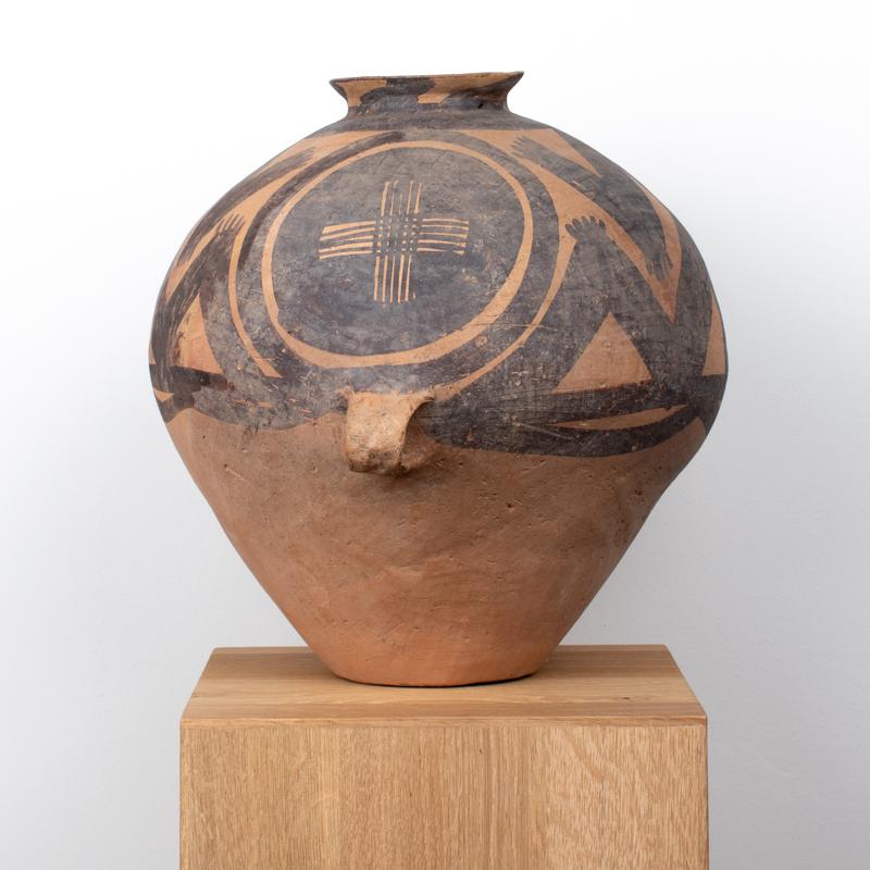 Fino al XVIII secolo Grande vaso cinese in terracotta del Neolitico Ca. III  millennio A.I.C. in vendita