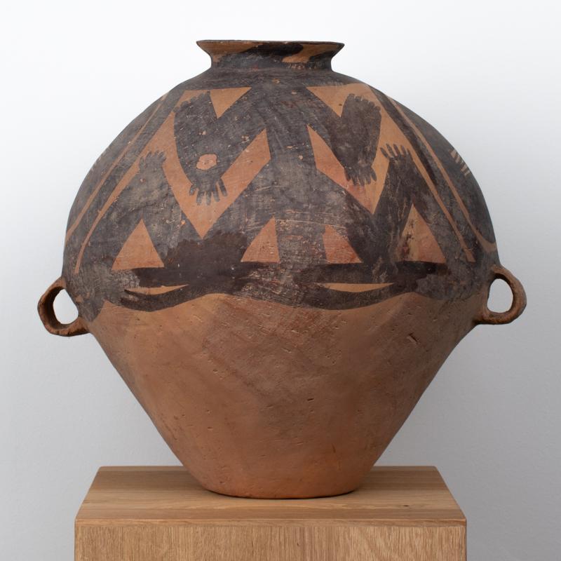 Cotto Grande vaso cinese in terracotta del Neolitico Ca. III  millennio A.I.C. in vendita