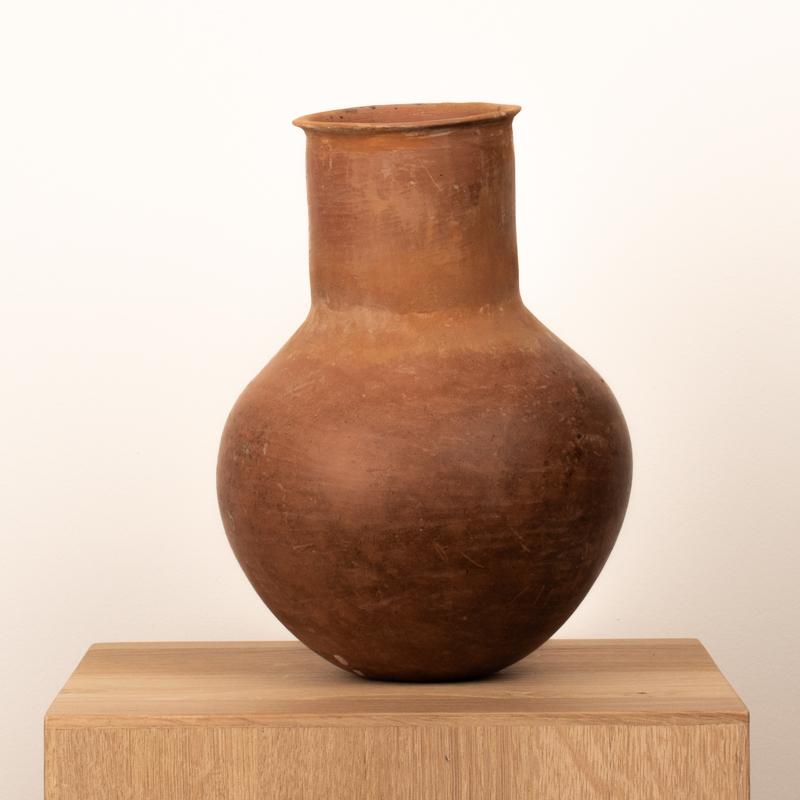 Grande vaso di terracotta Amlash del 1° millennio a.C. In condizioni buone in vendita a Bonita Springs, FL