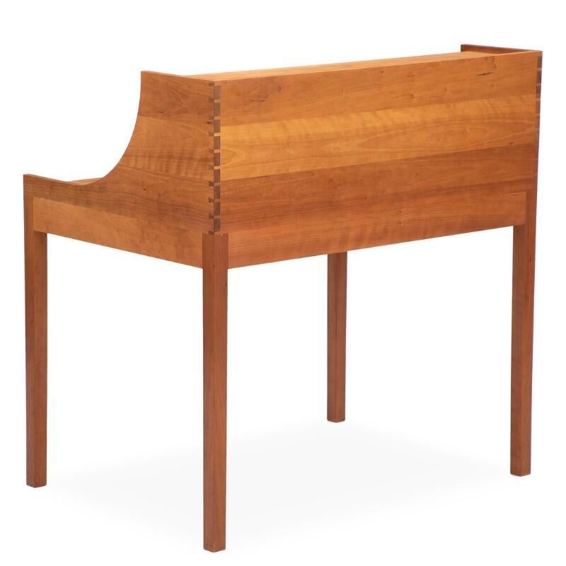 Scrivania Per Hermansen di metà secolo in legno di ciliegio e sedia girevole Fritz Hansen del 1940 in vendita 1