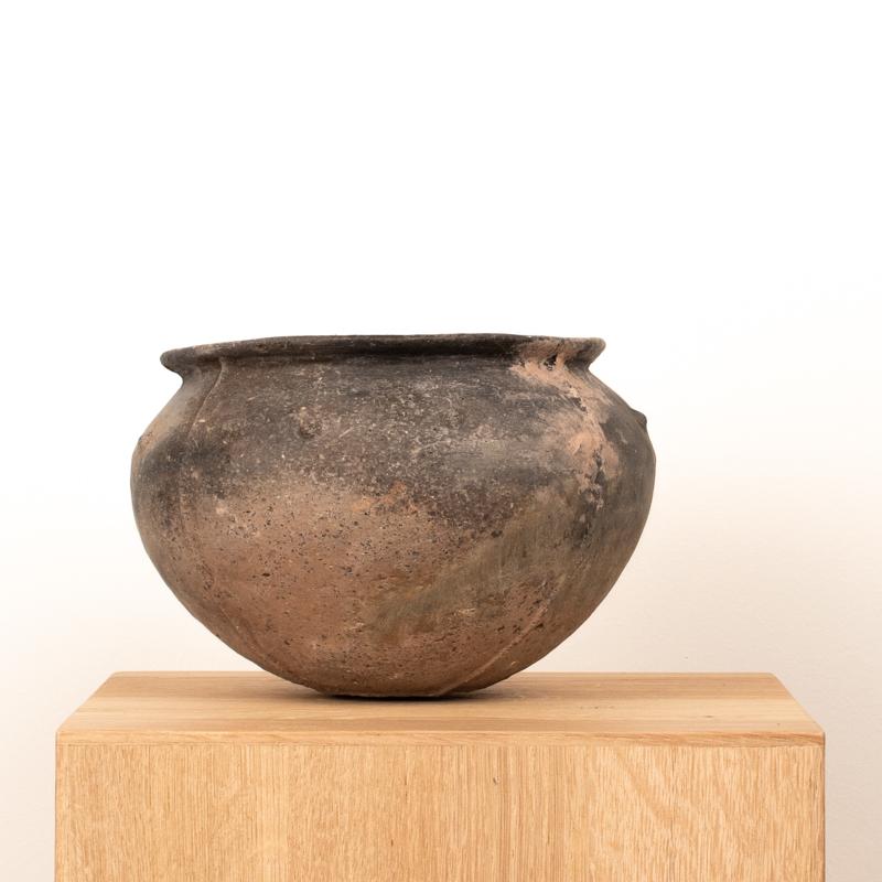 18th Century and Earlier Chinese Blackware Jar – Warring States Period For Sale