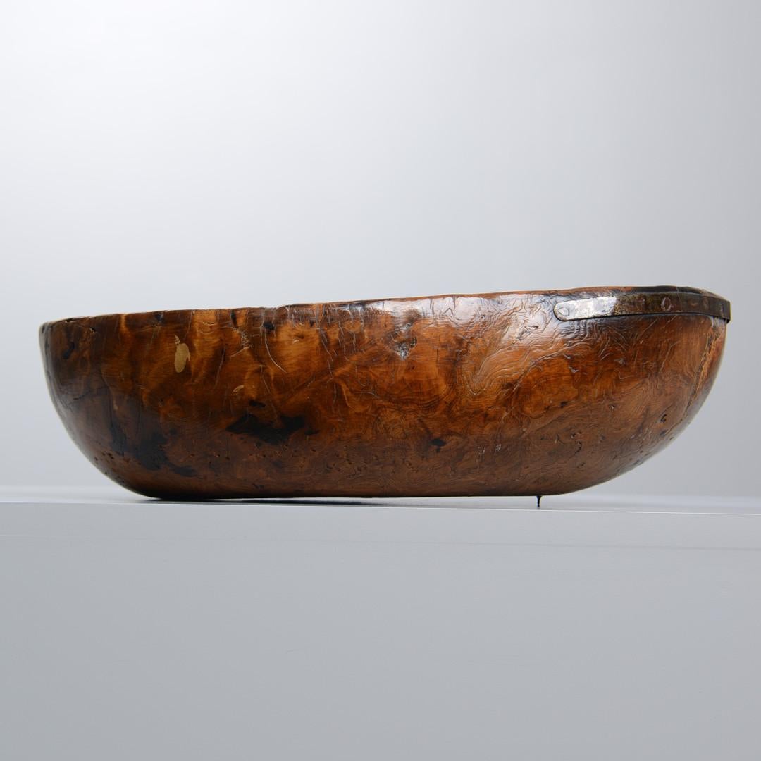19th Century Swedish Primitive Allmoge Burl Bowl In Good Condition For Sale In Bonita Springs, FL