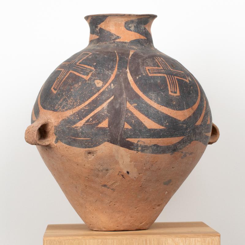 Exceptional Neolithic Chinese Painted Terracotta Storage Jar, 3rd Millennium B.C In Good Condition For Sale In Bonita Springs, FL