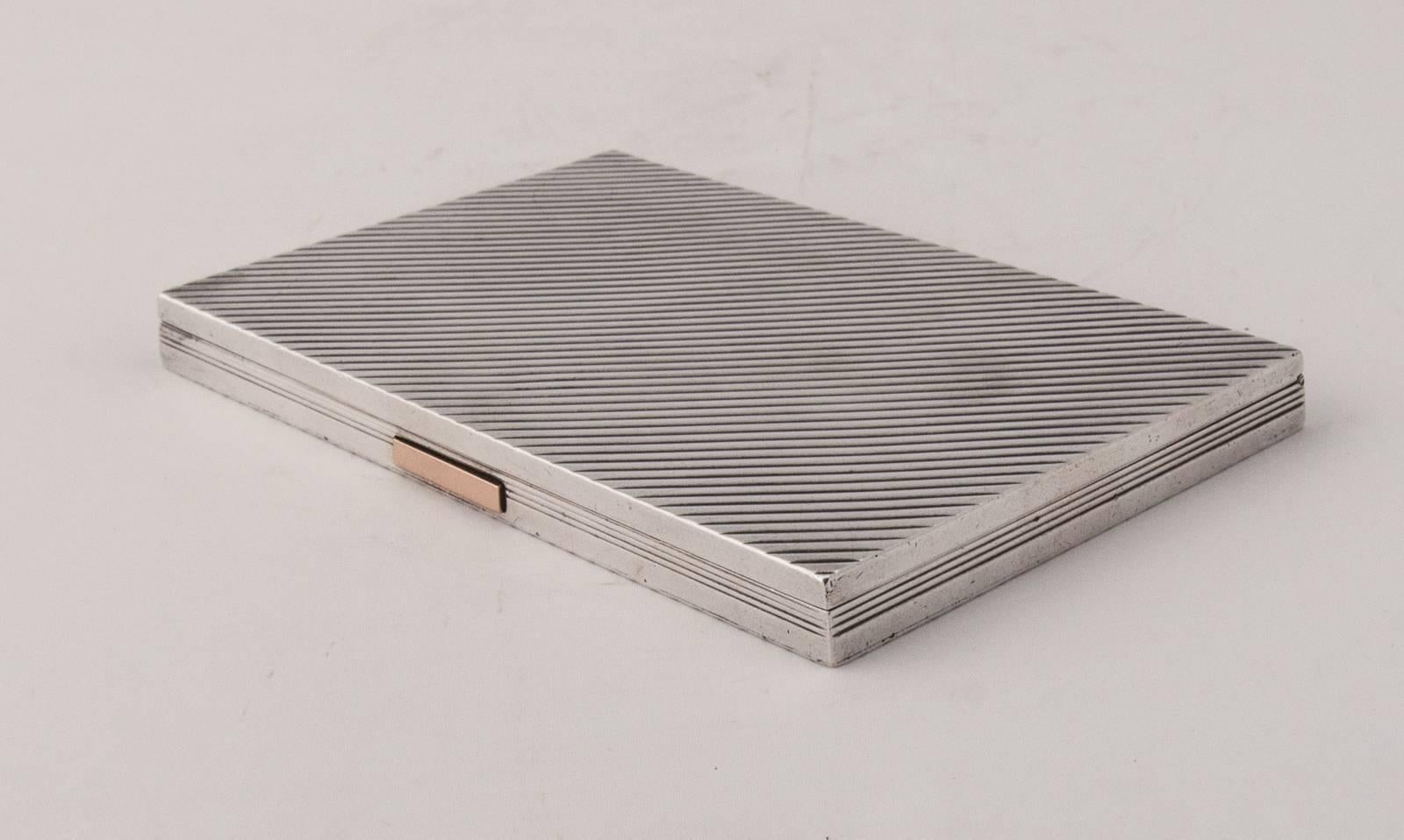 Hermès Cigarette Case Solid Silver with Gold Button Release, circa 1940 In Good Condition In Henley-on Thames, Oxfordshire