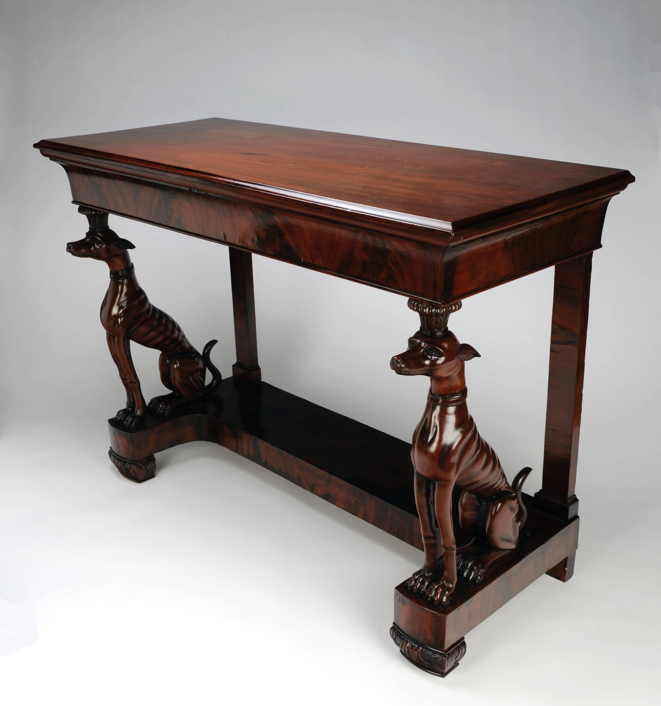 Neapolitan neoclassical console table,
Italy, circa 1820.
Mahogany carved wood.
Measures: 39.25