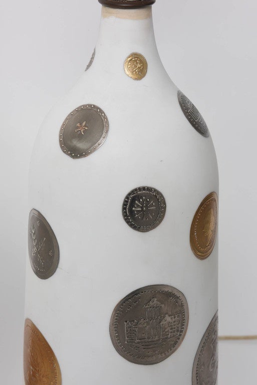 Inconnu Paire de lampes à monnaie peintes à la main des années 1960 en vente