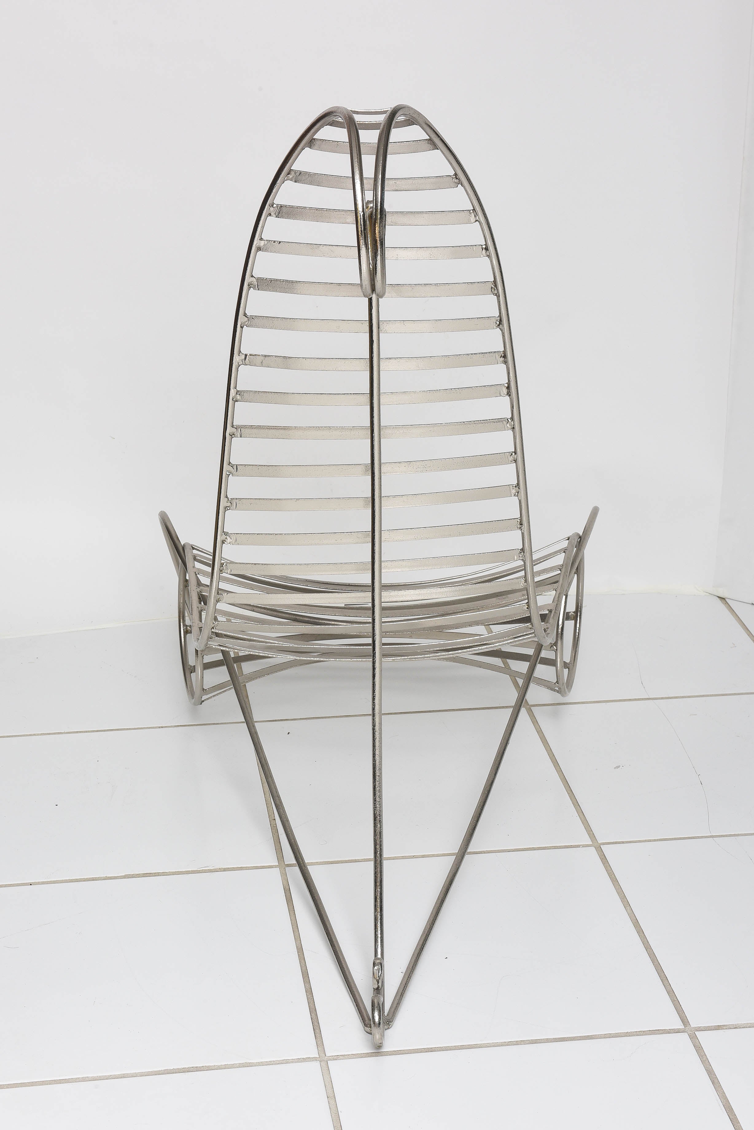 Chromstuhl im Stil des Spine Chair nach Andr Dubreuil, ca. 1990er Jahre im Angebot 3