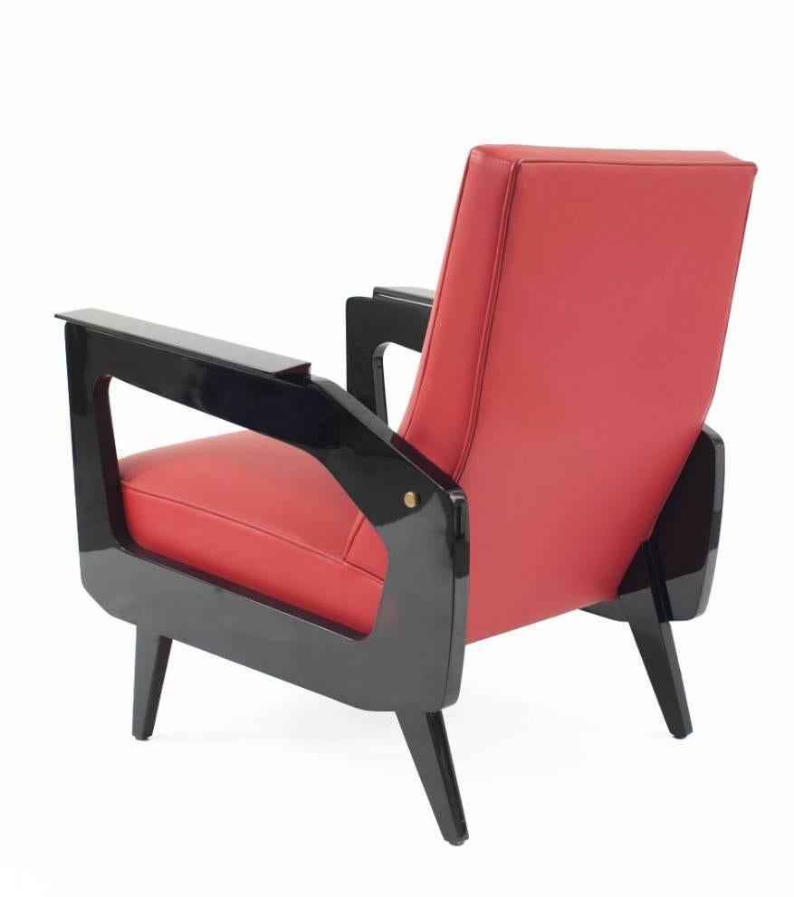 Paar schwarz lackierte offene französische Sessel aus der Mitte der 1950er Jahre 'Scmit, Paris' (Moderne der Mitte des Jahrhunderts) im Angebot