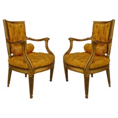 Paire de fauteuils italiens néoclassiques en or de style néo-classique
