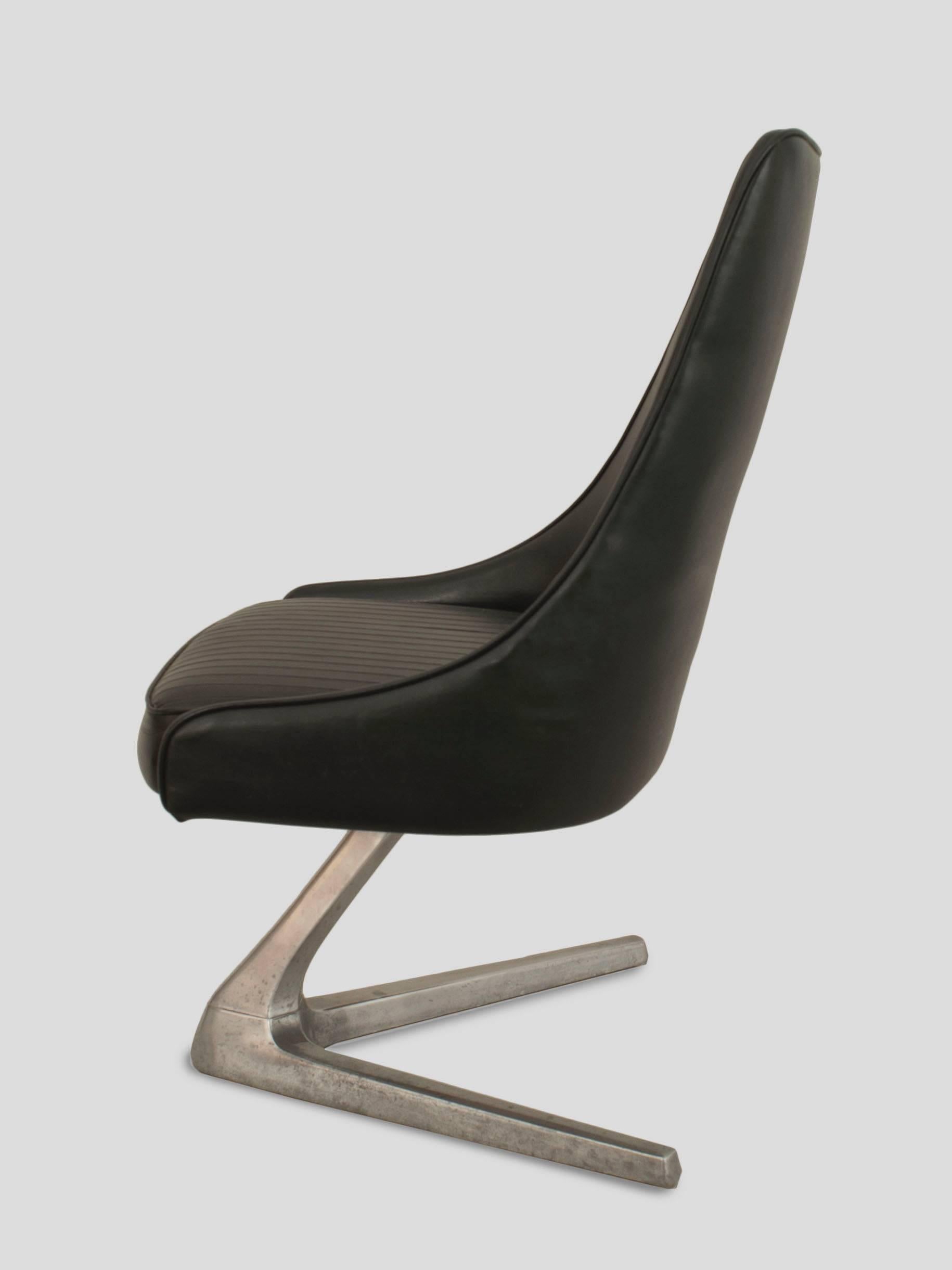 Mid-Century Modern 1960s American Chromantic 1966 Black Faux Leather Swivel Chair by Chromcraft