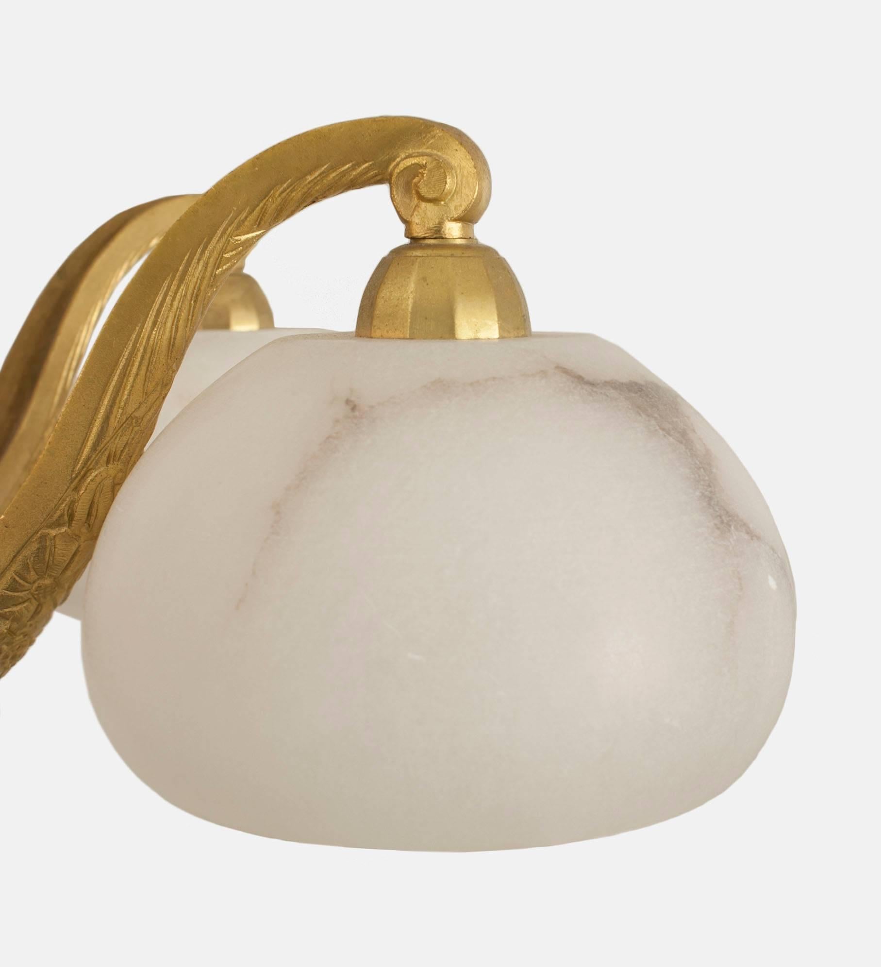 Sue et Mare, lampadario francese Art Déco in bronzo e vetro In condizioni buone in vendita a Queens, NY