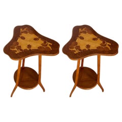 Paire de tables d'appoint / tables de boudoir Art nouveau de Louis Majorelle, en marqueterie, disponible