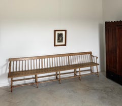 Banc de salon « primitif » du XIXe siècle, d’une longueur de 10 pieds, peinture d’origine patinée par les intempéries